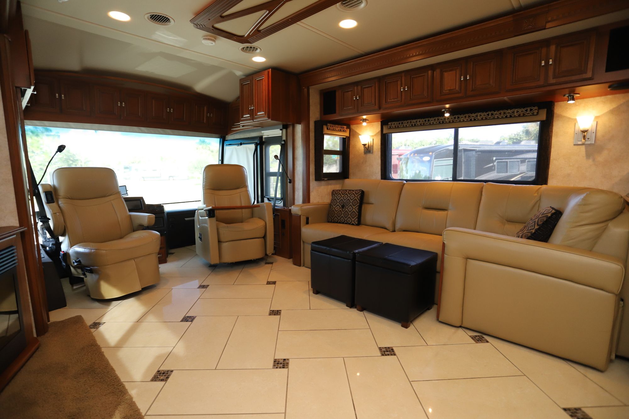 Used 2012 Winnebago Tour 42QD Class A  For Sale