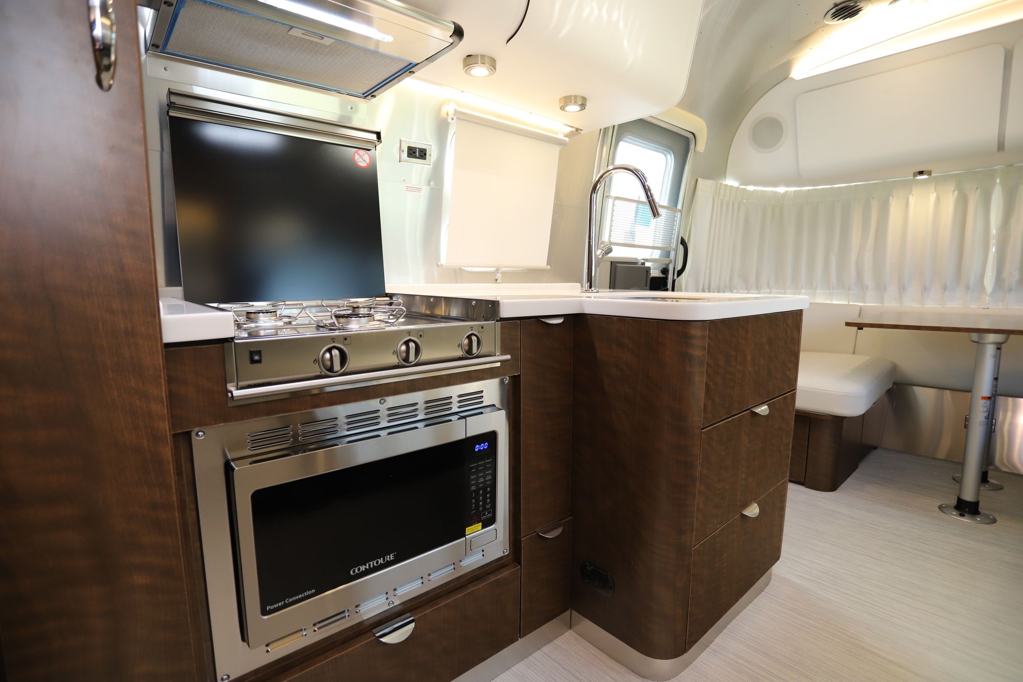 New 2021 Airstream Globetrotter 25FB Travel Trailer  For Sale