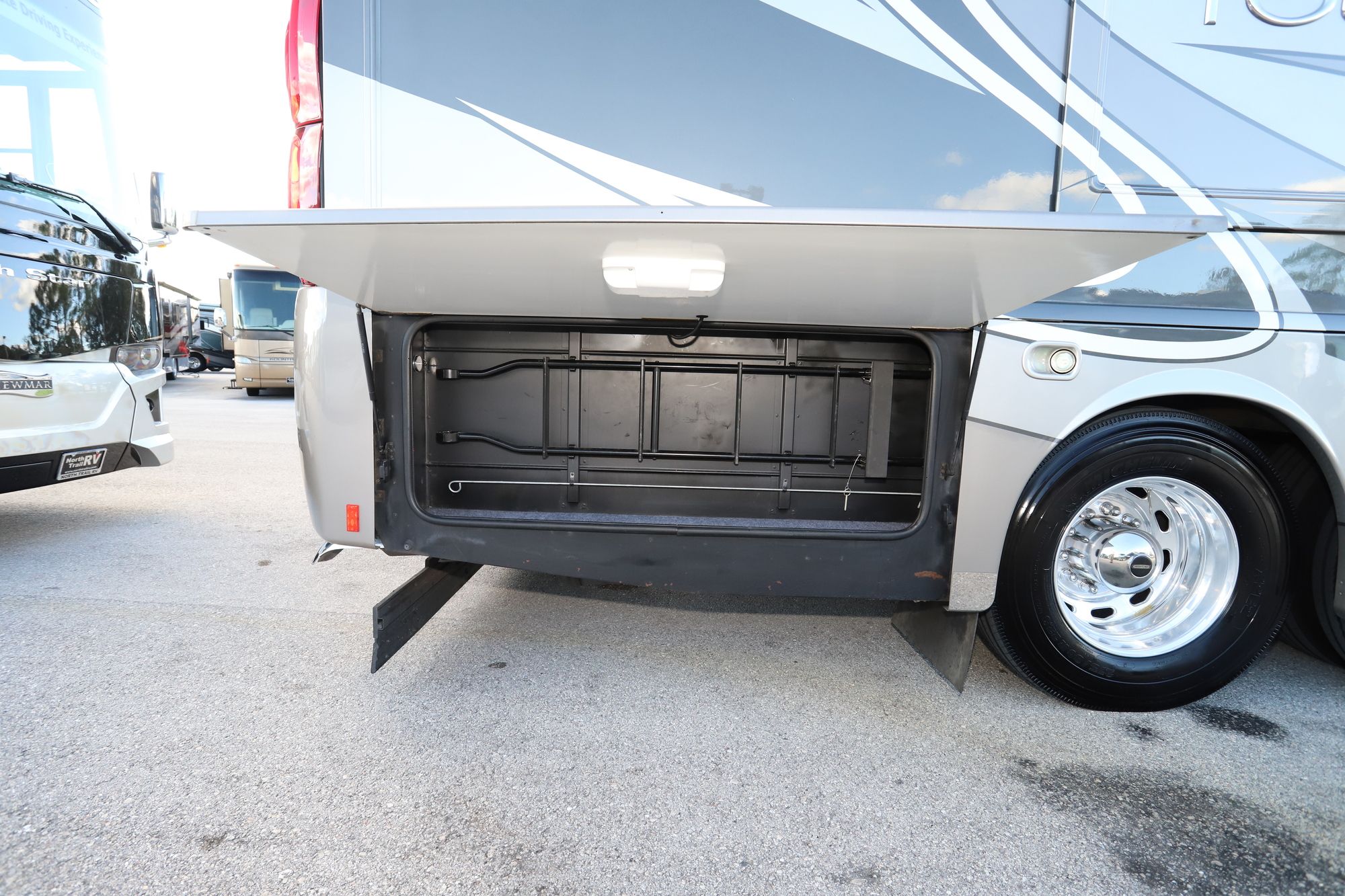 Used 2012 Winnebago Tour 42QD Class A  For Sale