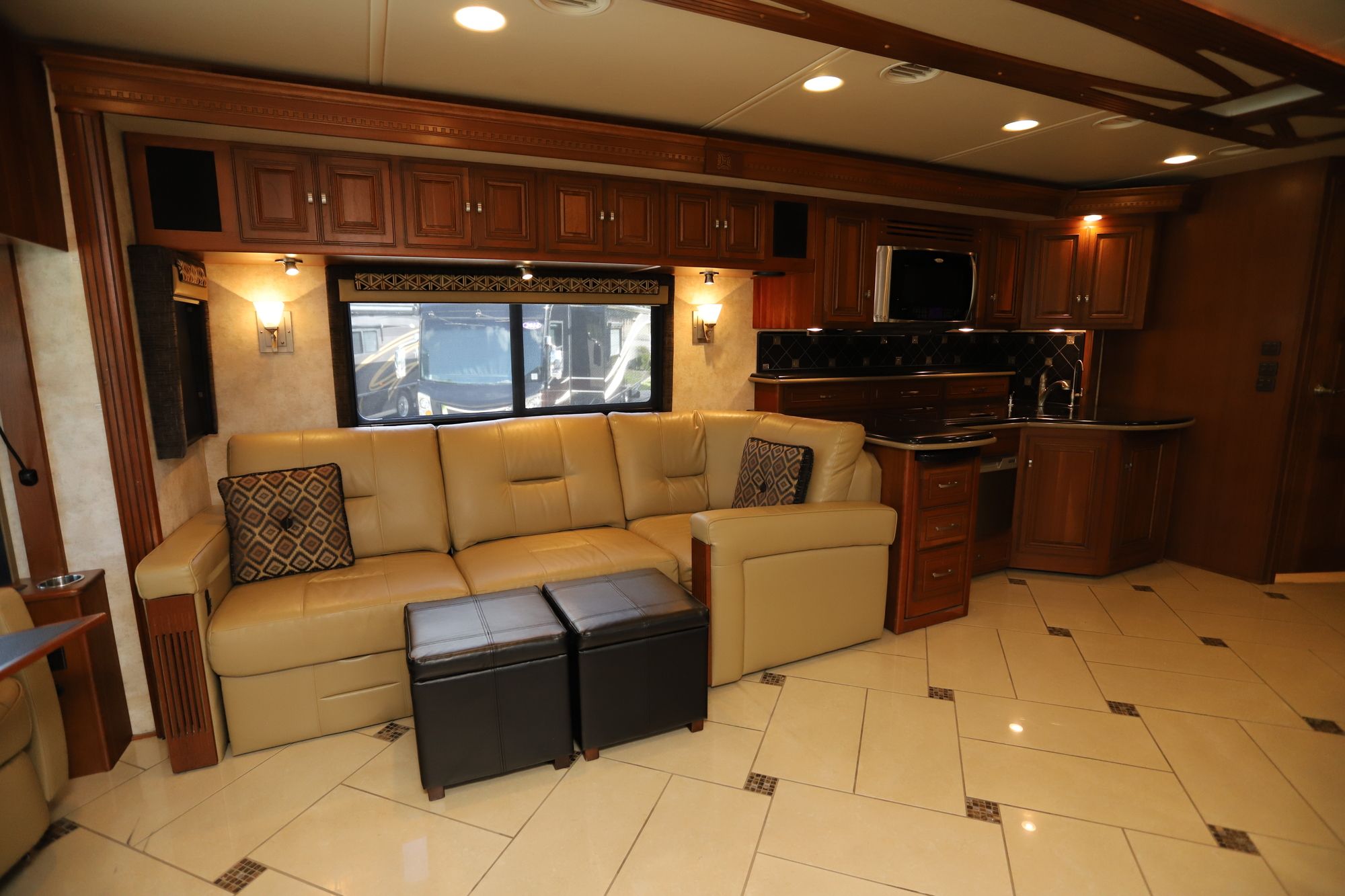 Used 2012 Winnebago Tour 42QD Class A  For Sale