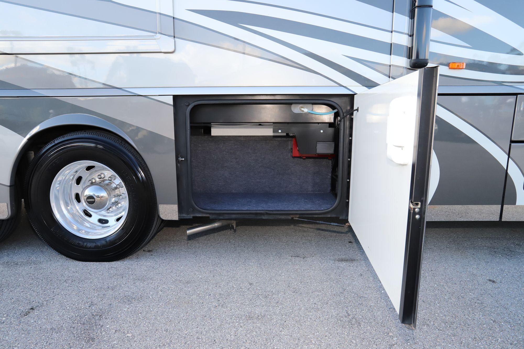 Used 2012 Winnebago Tour 42QD Class A  For Sale