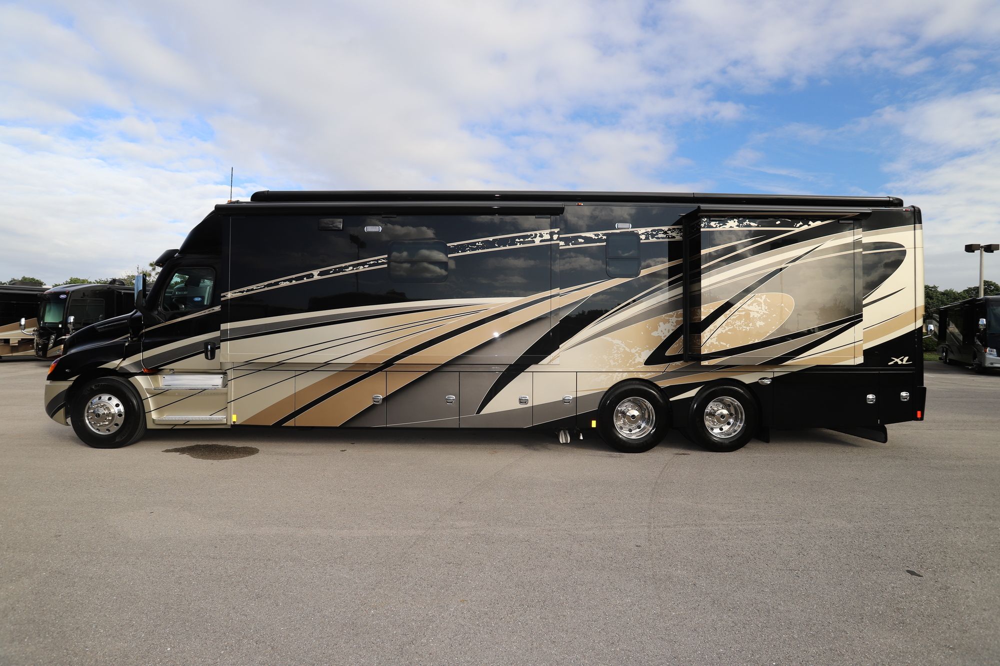 New 2021 Renegade Rv Xl X43DB Super C  For Sale