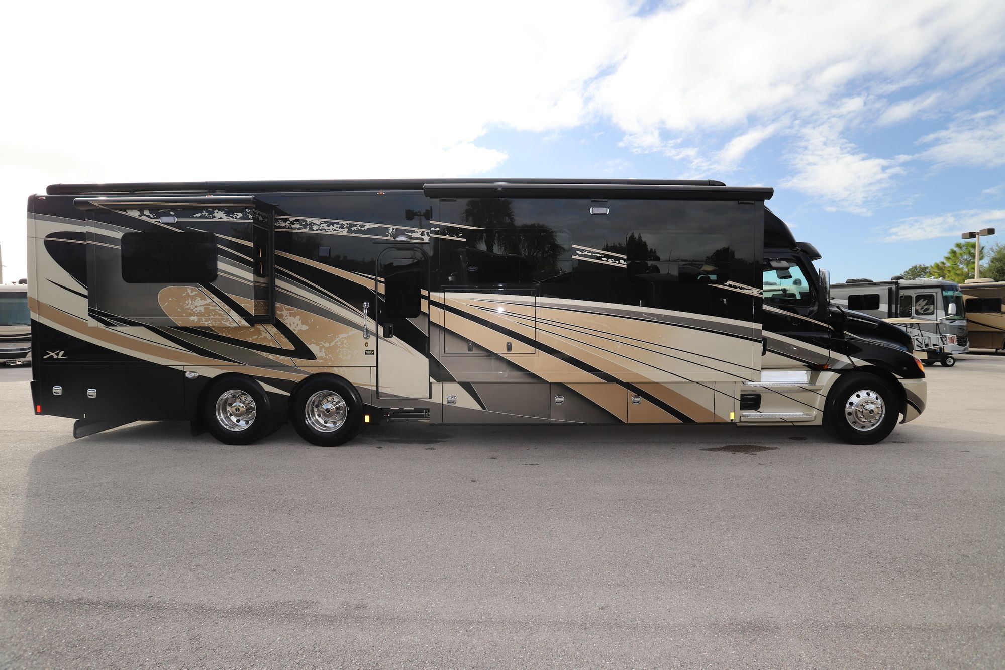 New 2021 Renegade Rv Xl X43DB Super C  For Sale