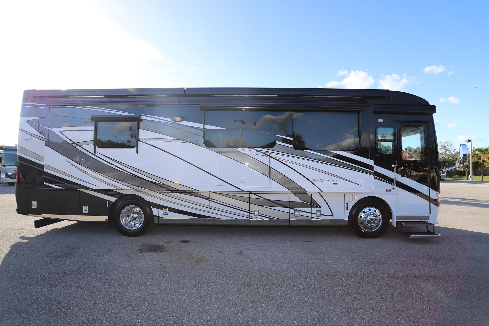 New 2021 Newmar New Aire 3543 Class A  For Sale