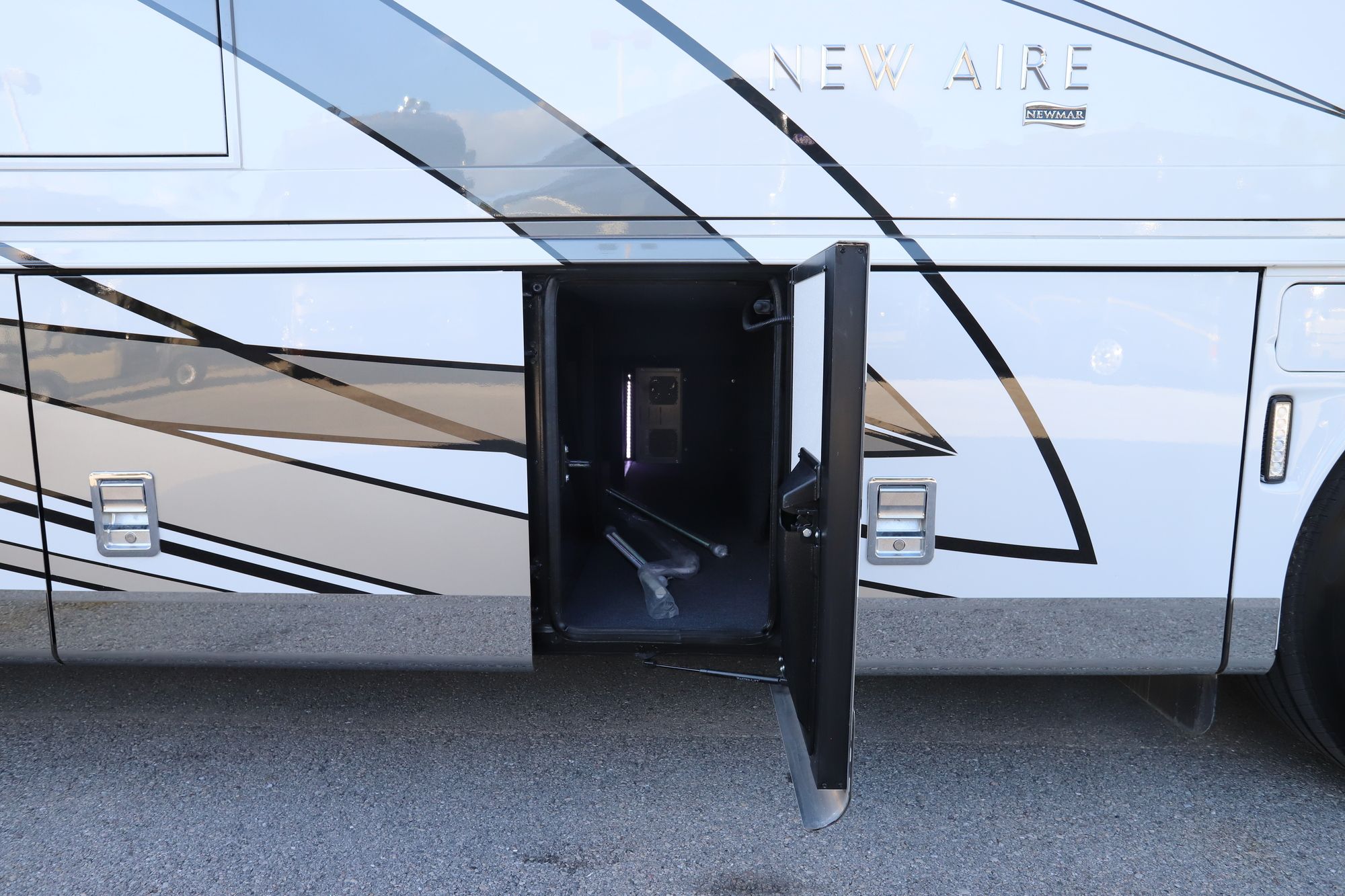 New 2021 Newmar New Aire 3543 Class A  For Sale