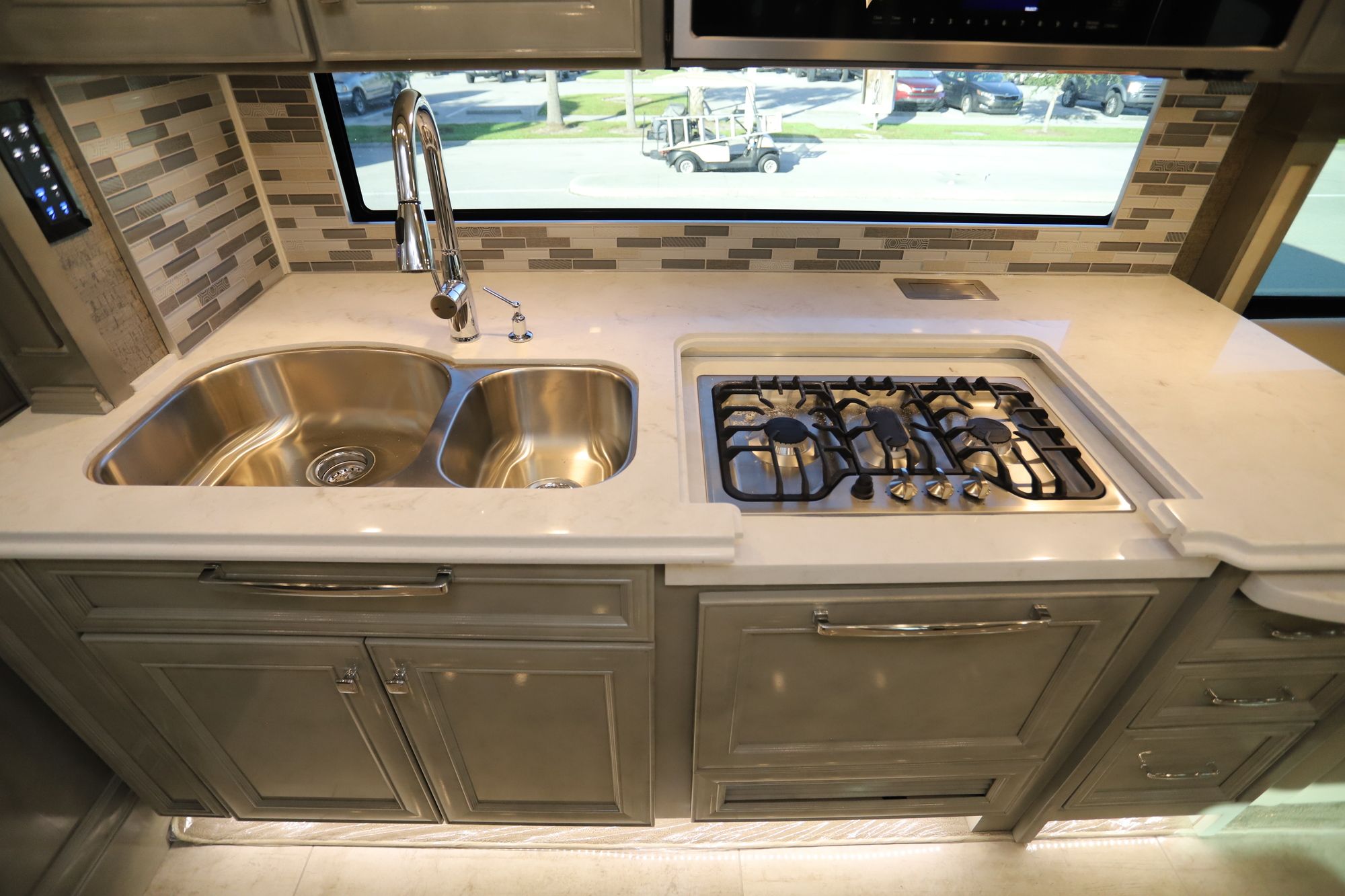 New 2021 Tiffin Motor Homes Phaeton 40IH Class A  For Sale