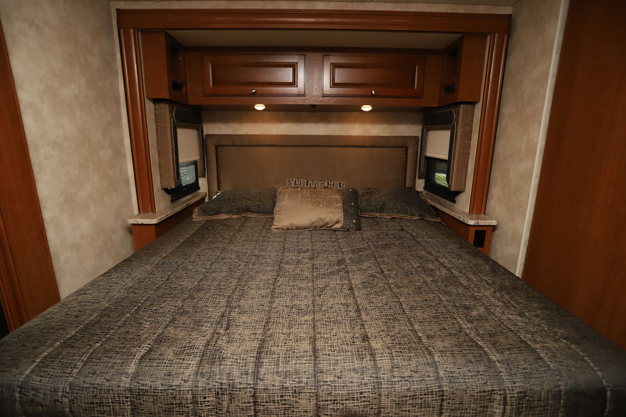 Used 2019 Winnebago Adventurer 36Z Class A  For Sale