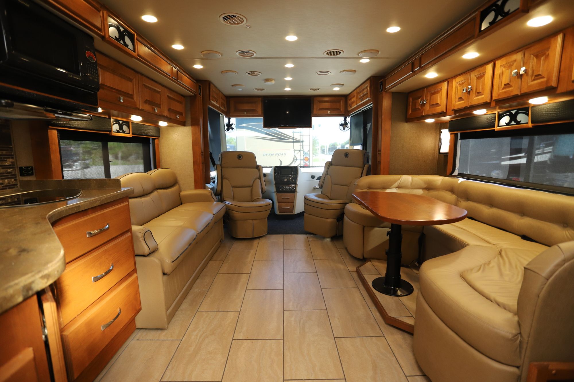 Used 2017 Tiffin Motor Homes Breeze 32BR Class A  For Sale