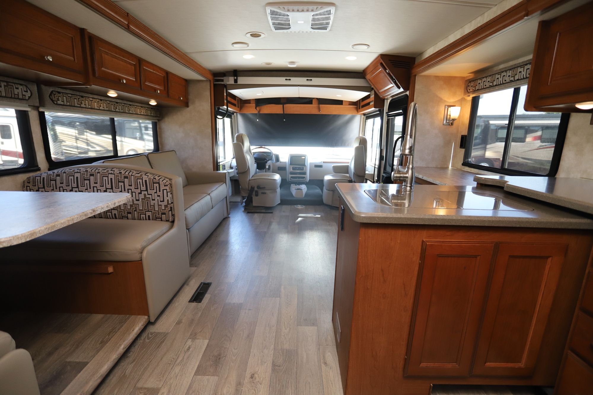 Used 2019 Winnebago Adventurer 36Z Class A  For Sale