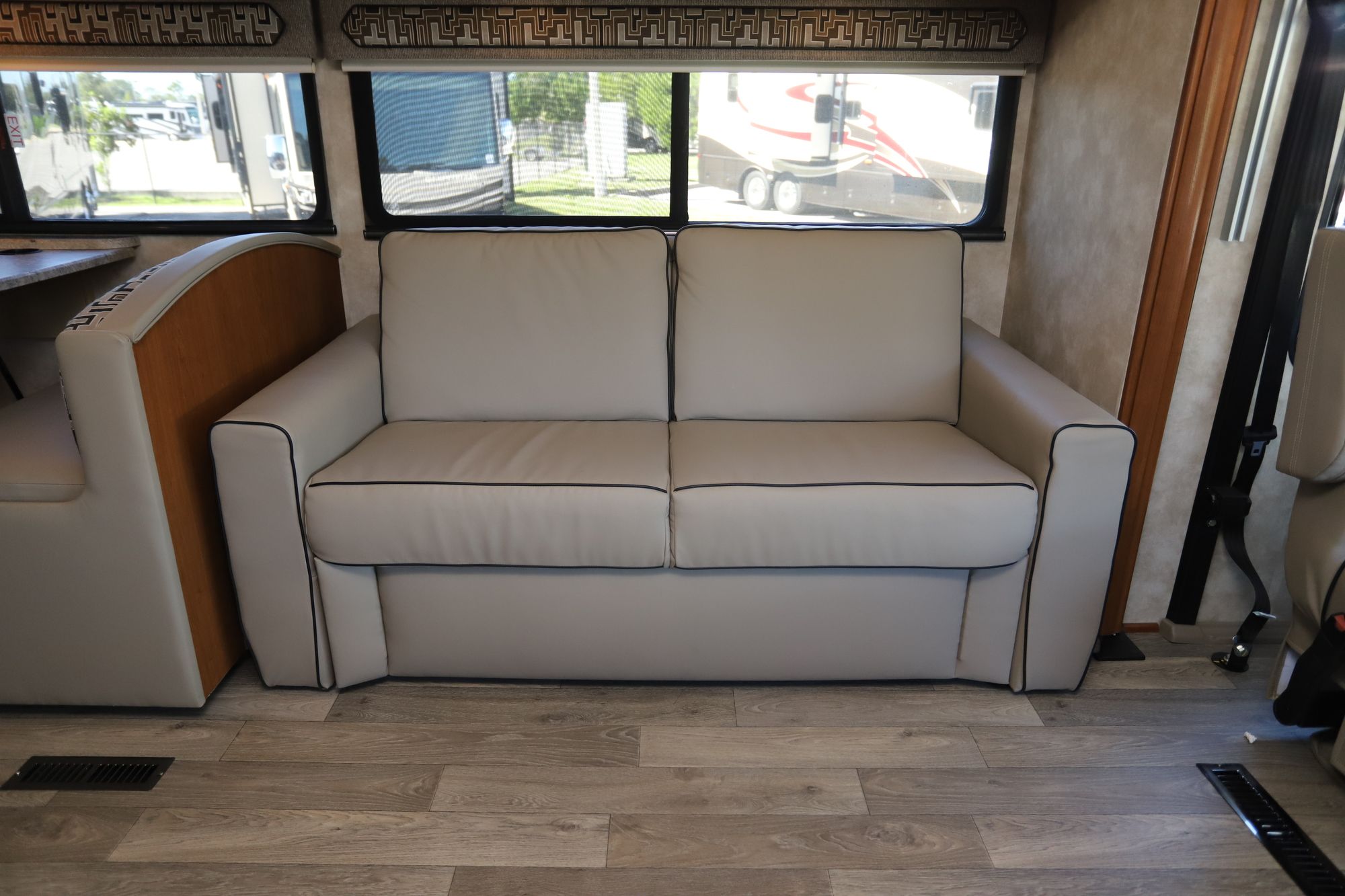 Used 2019 Winnebago Adventurer 36Z Class A  For Sale