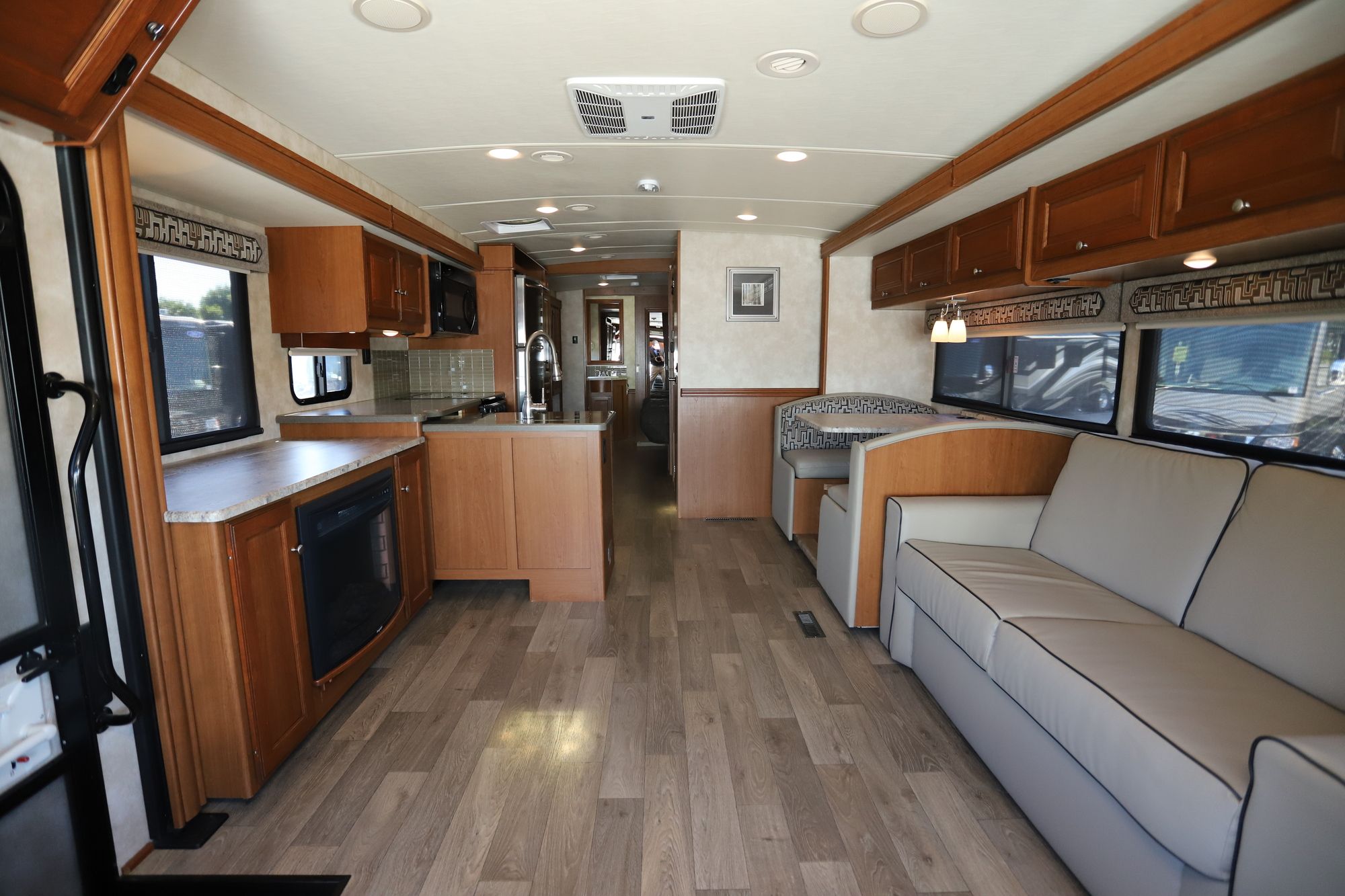 Used 2019 Winnebago Adventurer 36Z Class A  For Sale