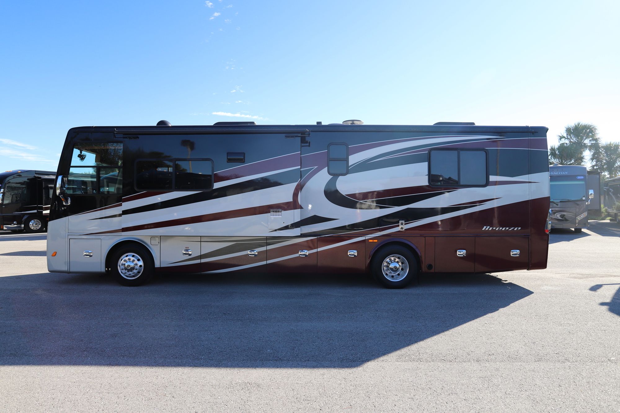 Used 2017 Tiffin Motor Homes Breeze 32BR Class A  For Sale