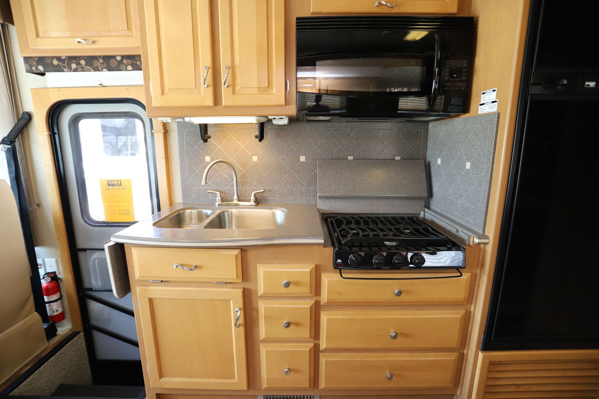 Used 2011 Newmar Canyon Star 3920 Class A  For Sale