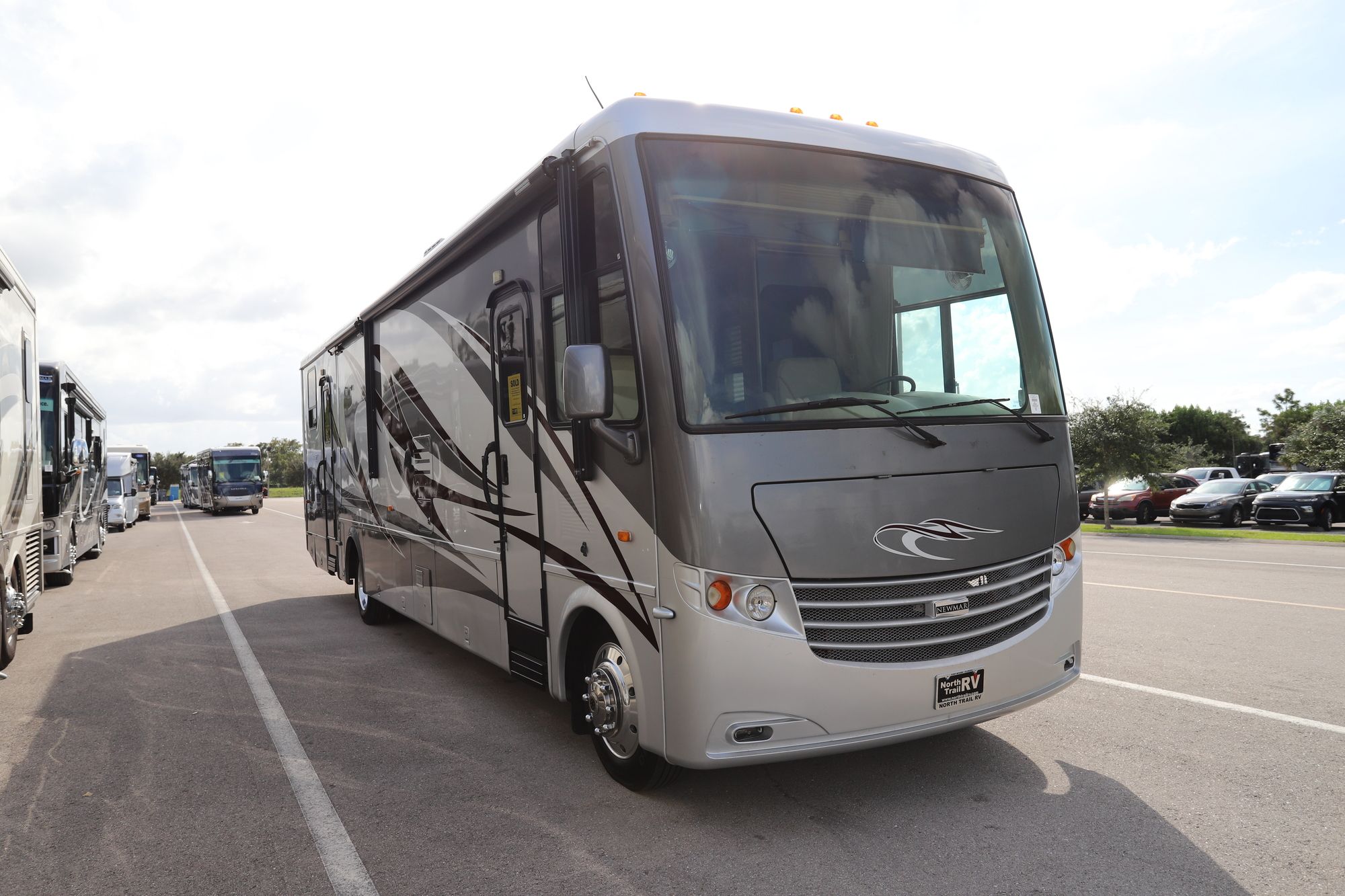 Used 2011 Newmar Canyon Star 3920 Class A  For Sale