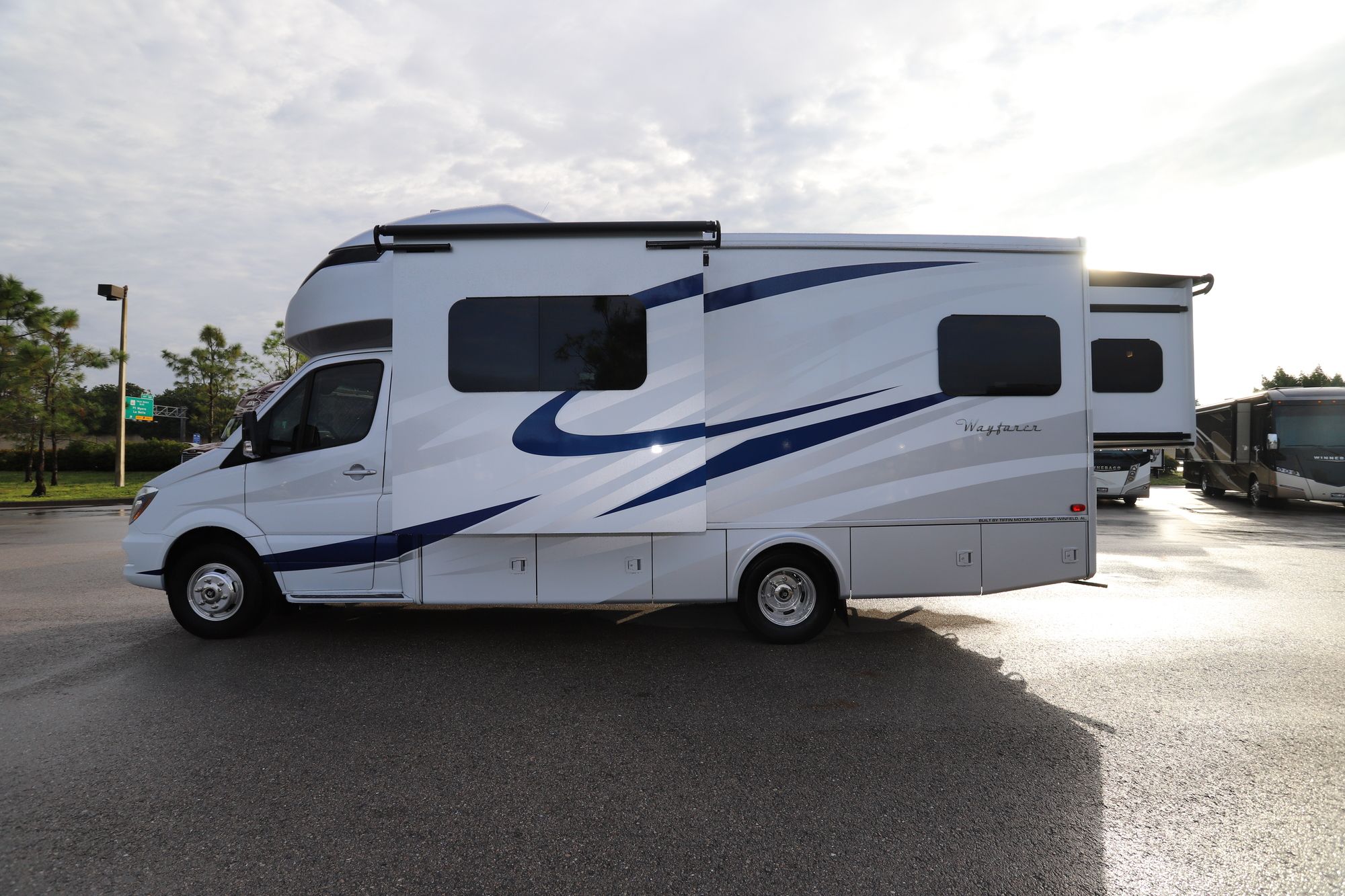 Used 2019 Tiffin Motor Homes Wayfarer 25QW Class C  For Sale