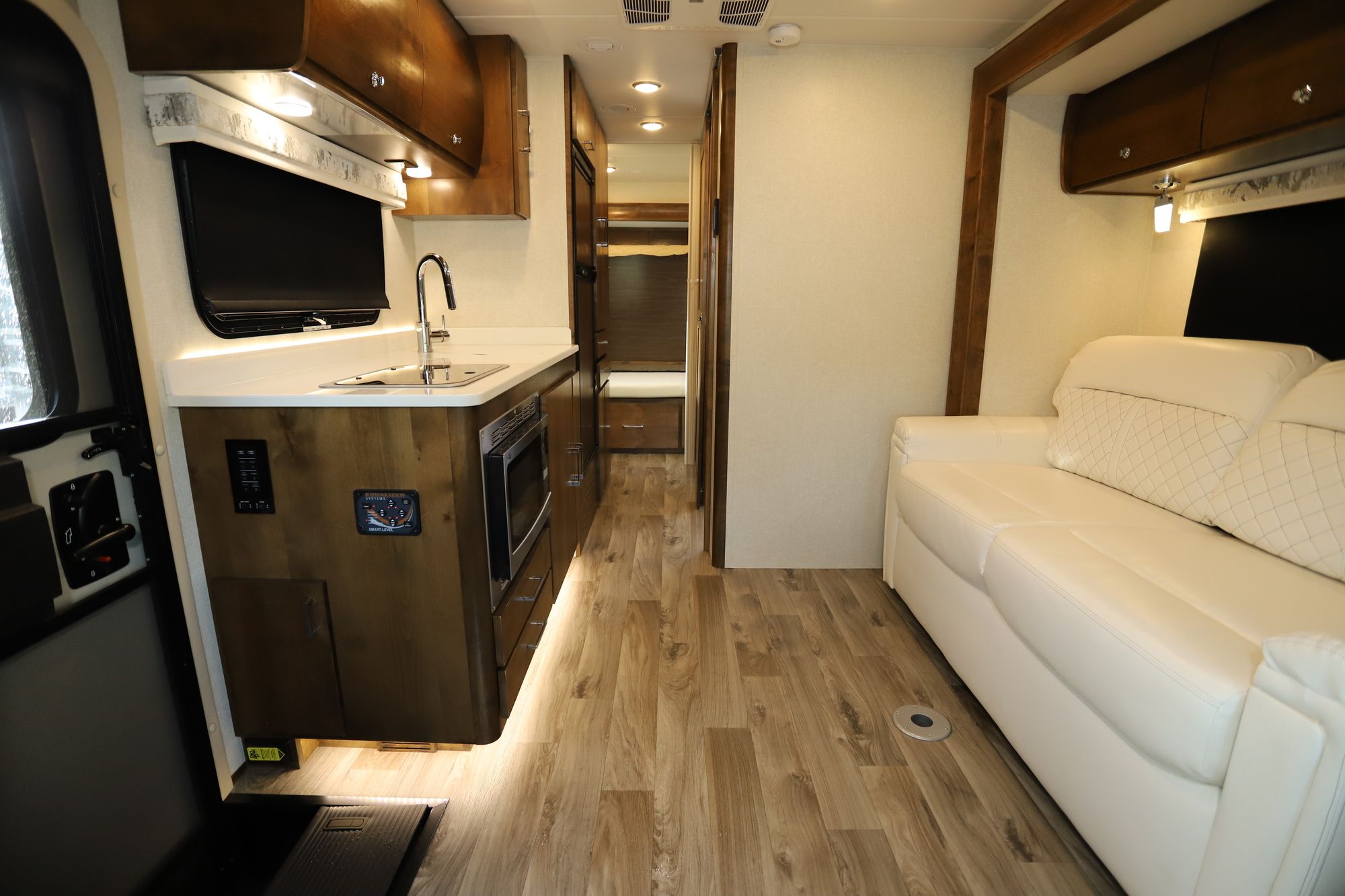 Used 2019 Tiffin Motor Homes Wayfarer 25QW Class C  For Sale