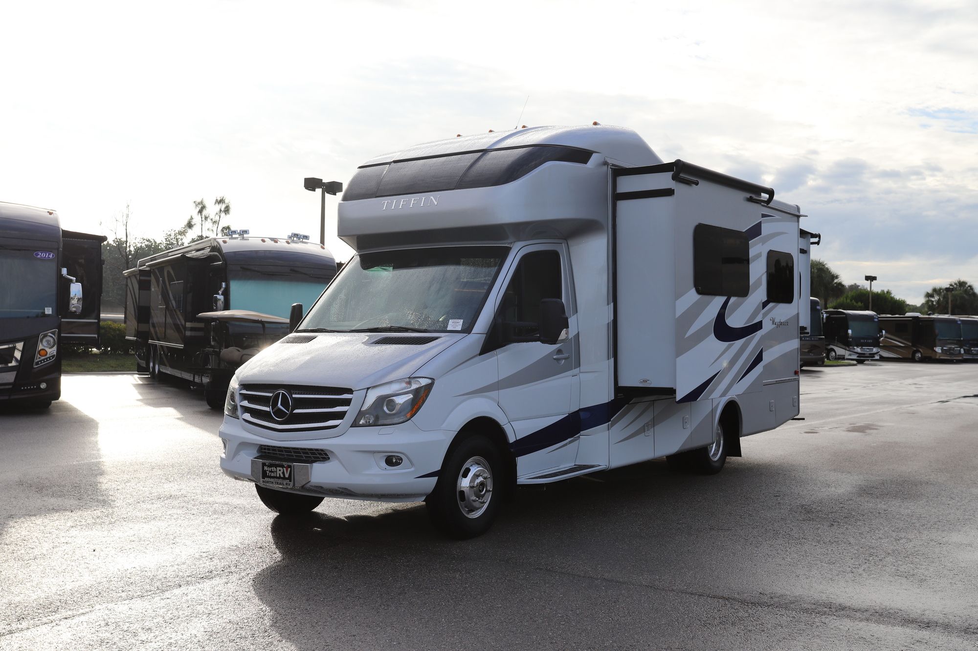 Used 2019 Tiffin Motor Homes Wayfarer 25QW Class C  For Sale