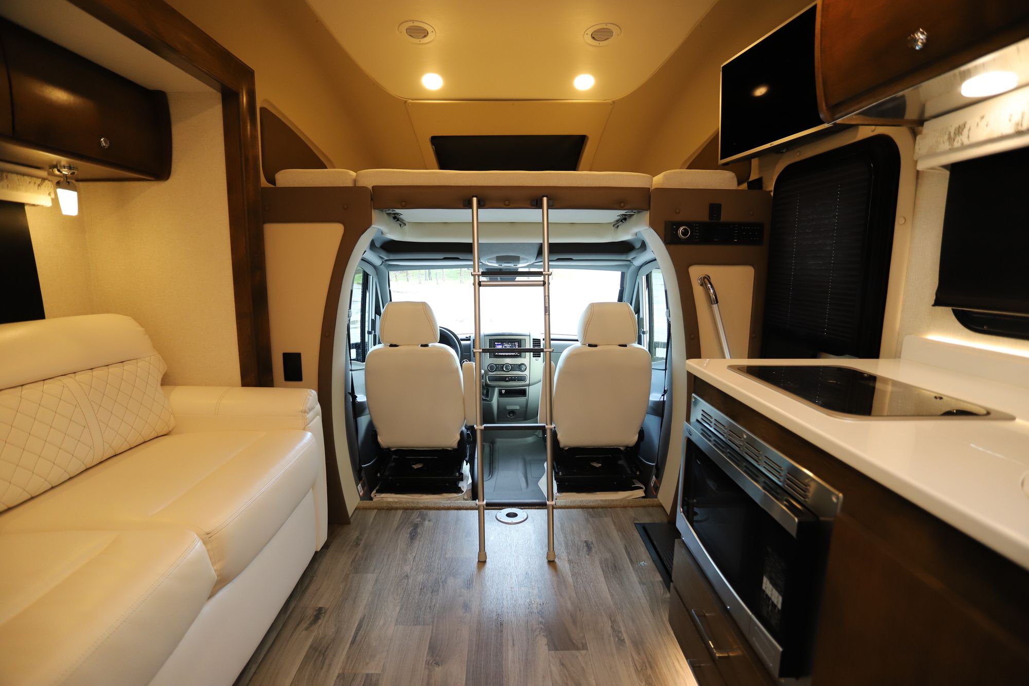 Used 2019 Tiffin Motor Homes Wayfarer 25QW Class C  For Sale