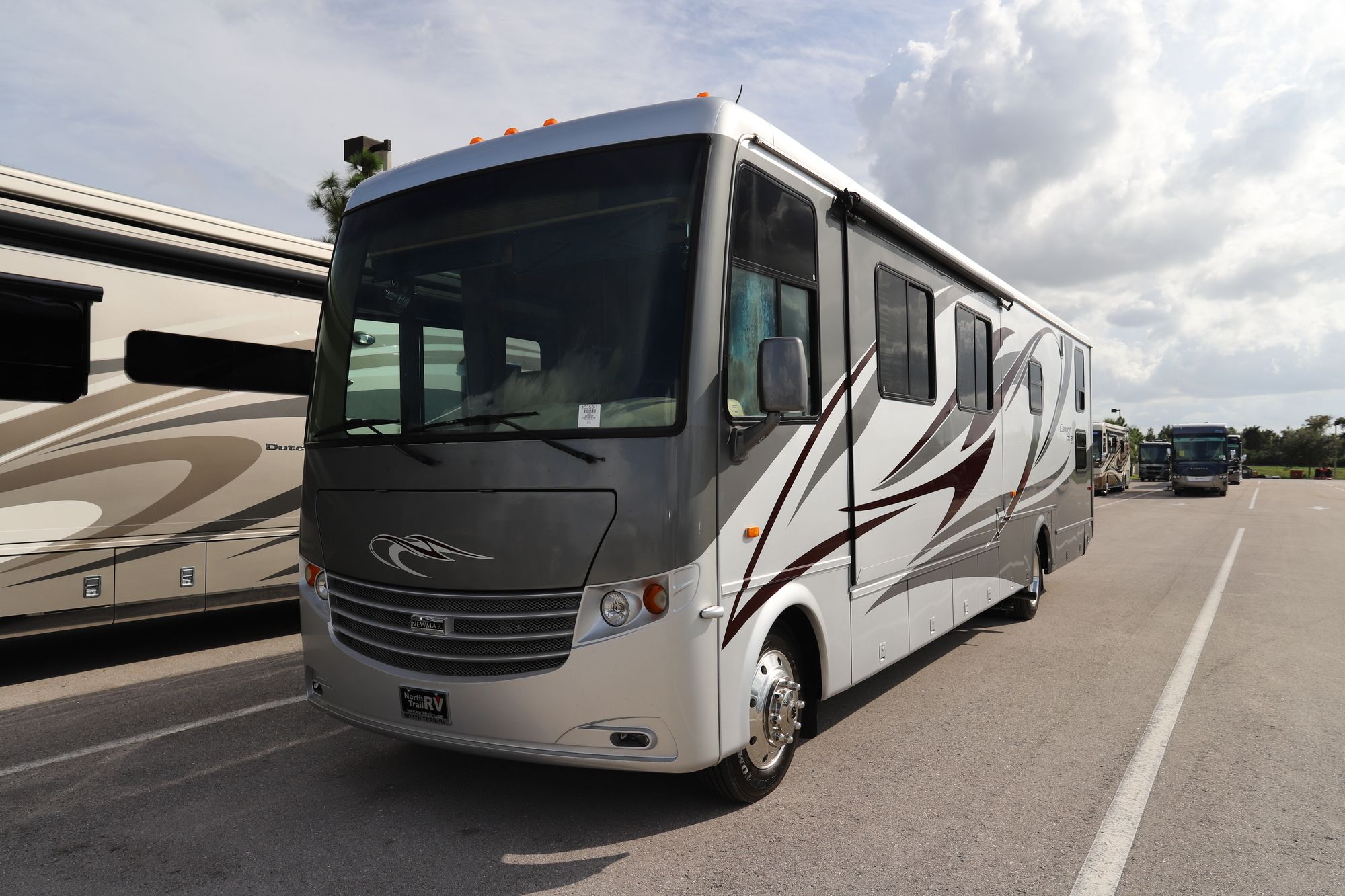 Used 2011 Newmar Canyon Star 3920 Class A  For Sale