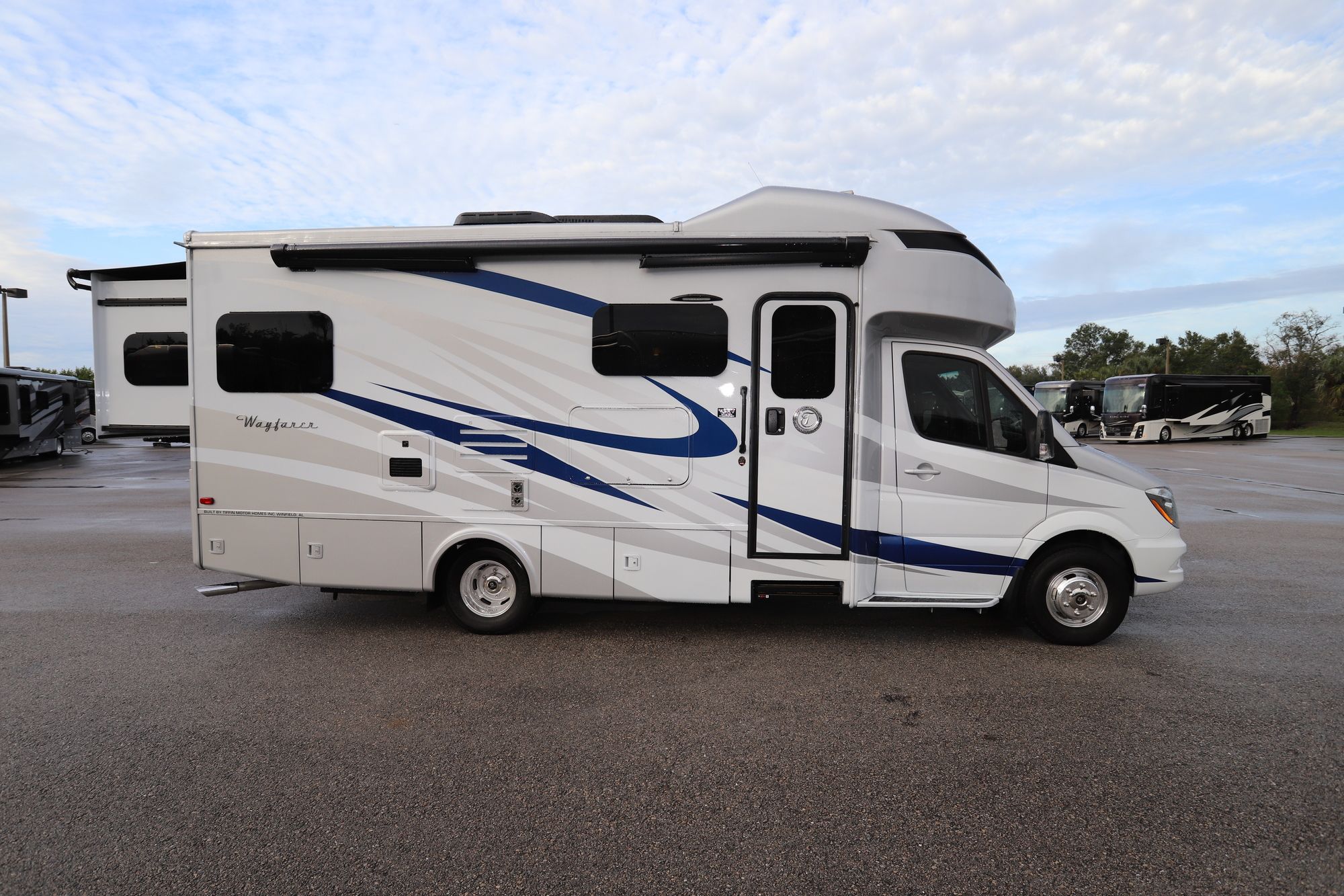 Used 2019 Tiffin Motor Homes Wayfarer 25QW Class C  For Sale