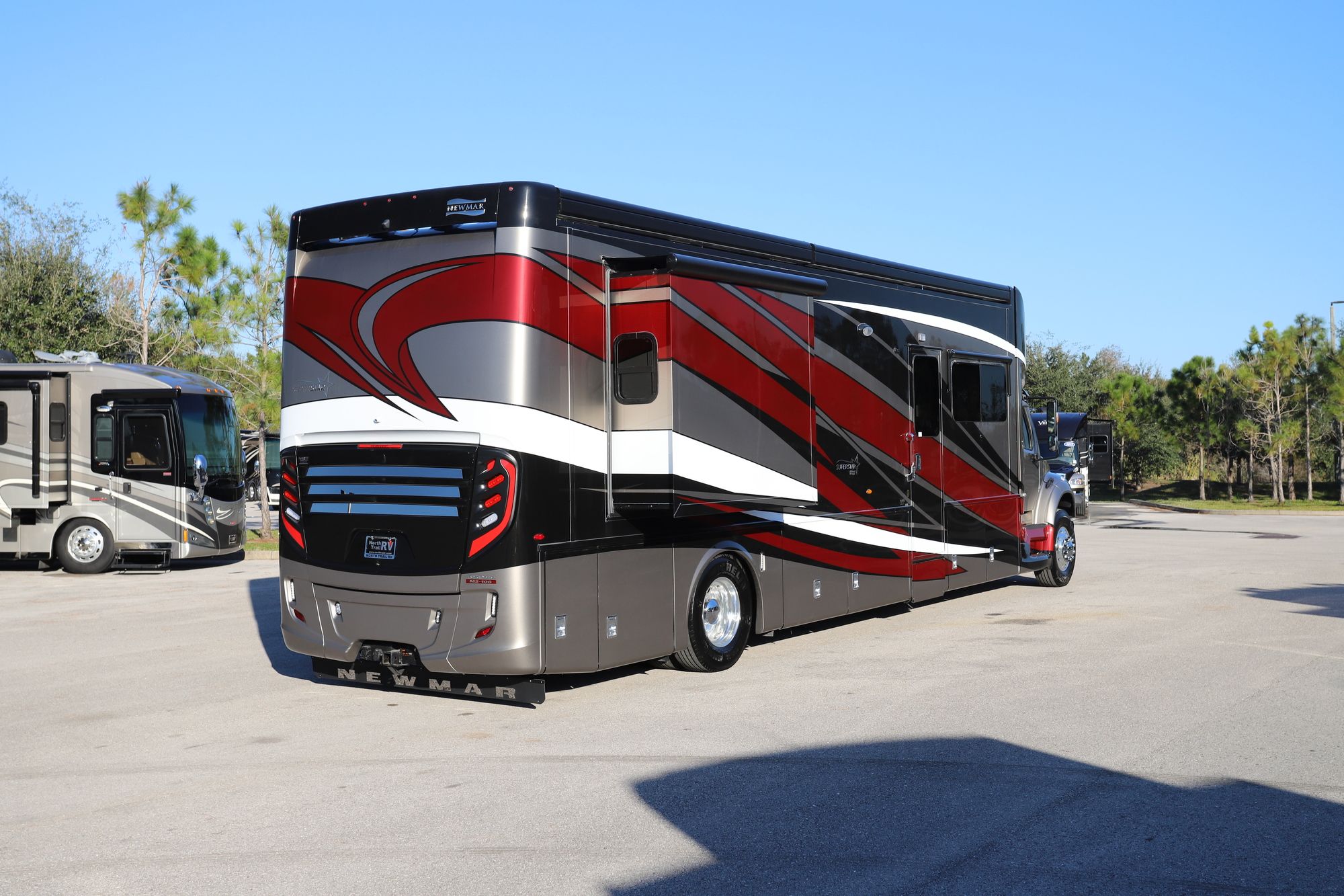 New 2021 Newmar Super Star 4058 Super C  For Sale