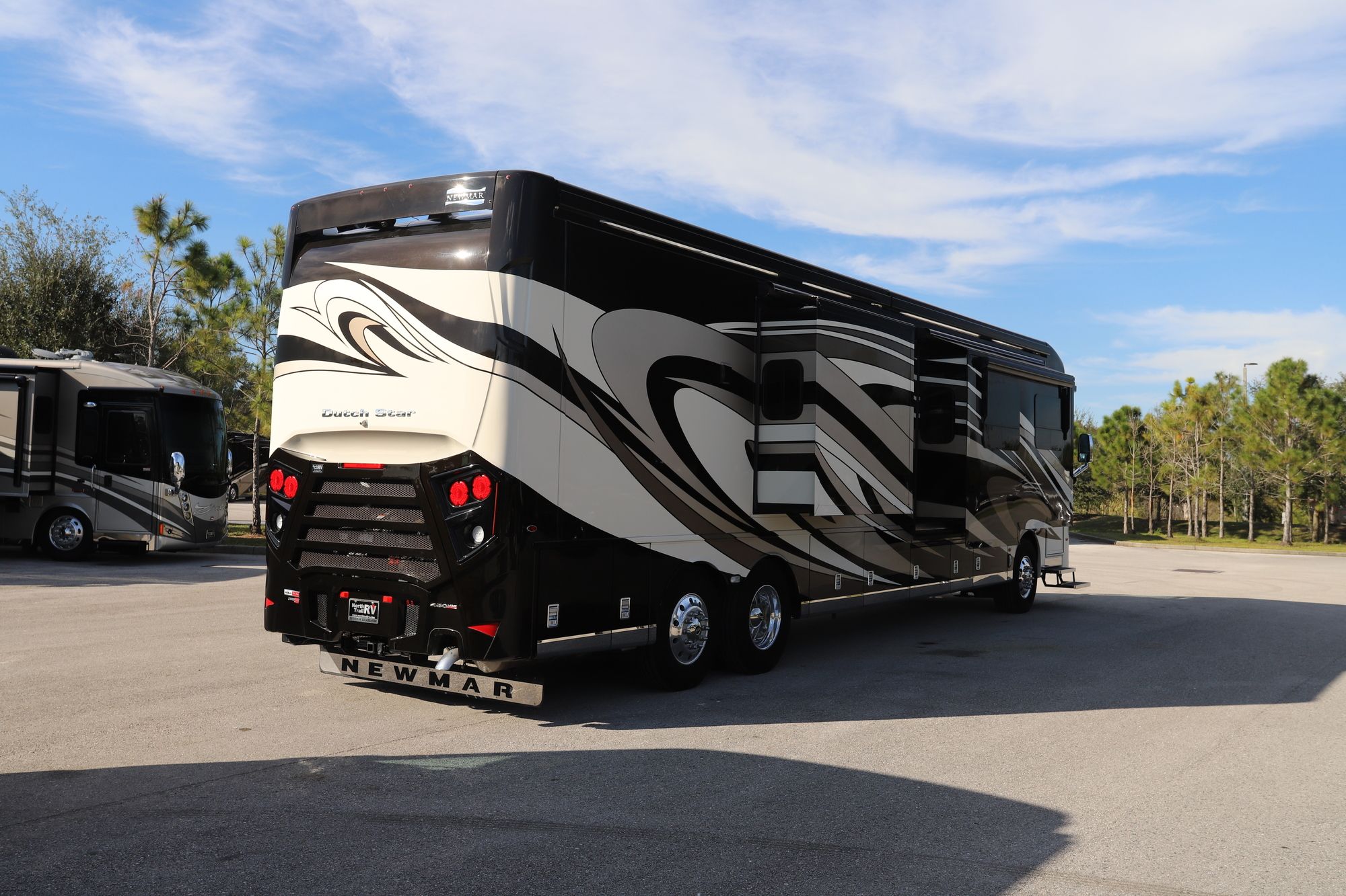 Used 2019 Newmar Dutch Star 4363 Class A  For Sale