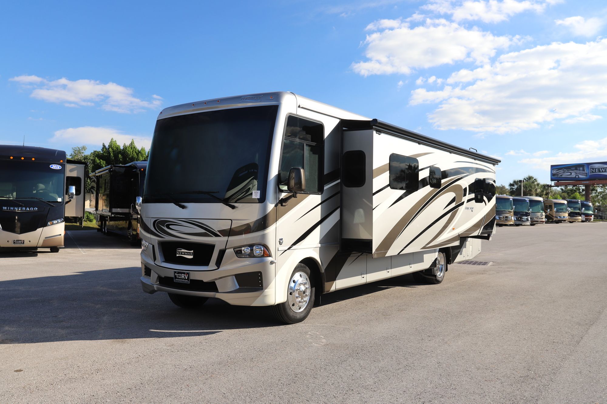 Used 2019 Newmar Bay Star 3408 Class A  For Sale