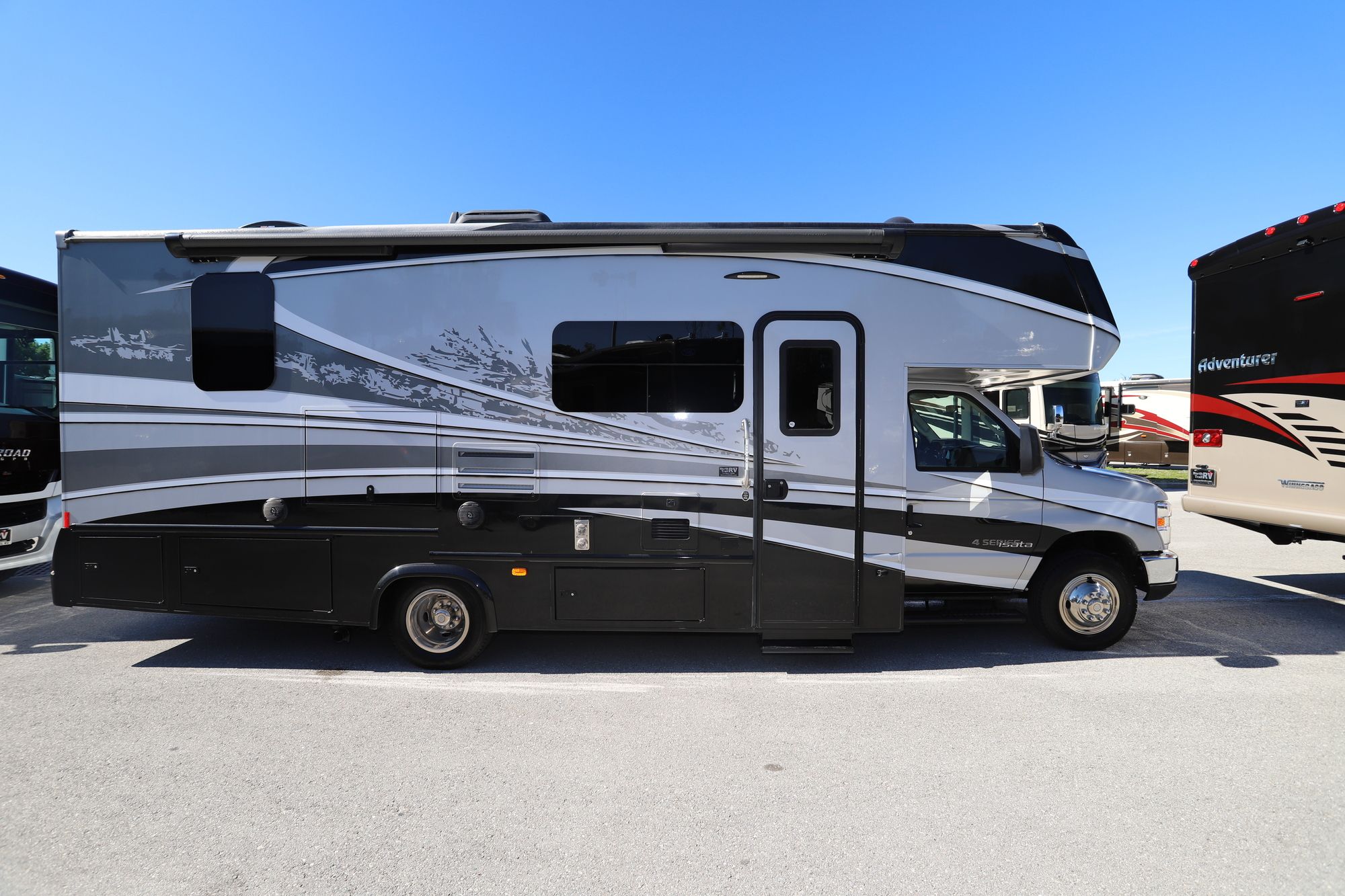 Used 2018 Dynamax Isata 4 25FWF Class C  For Sale