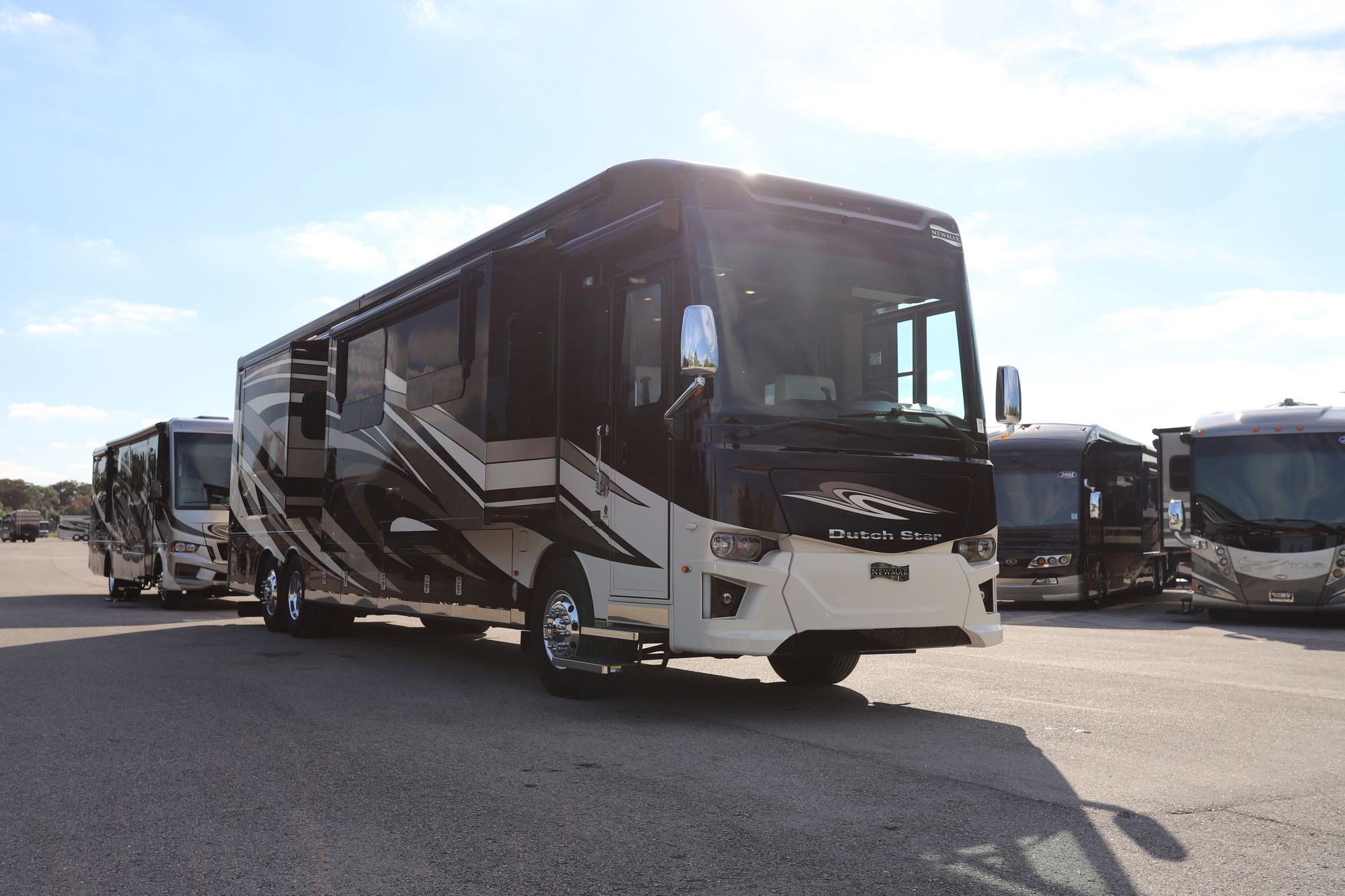 Used 2019 Newmar Dutch Star 4363 Class A  For Sale