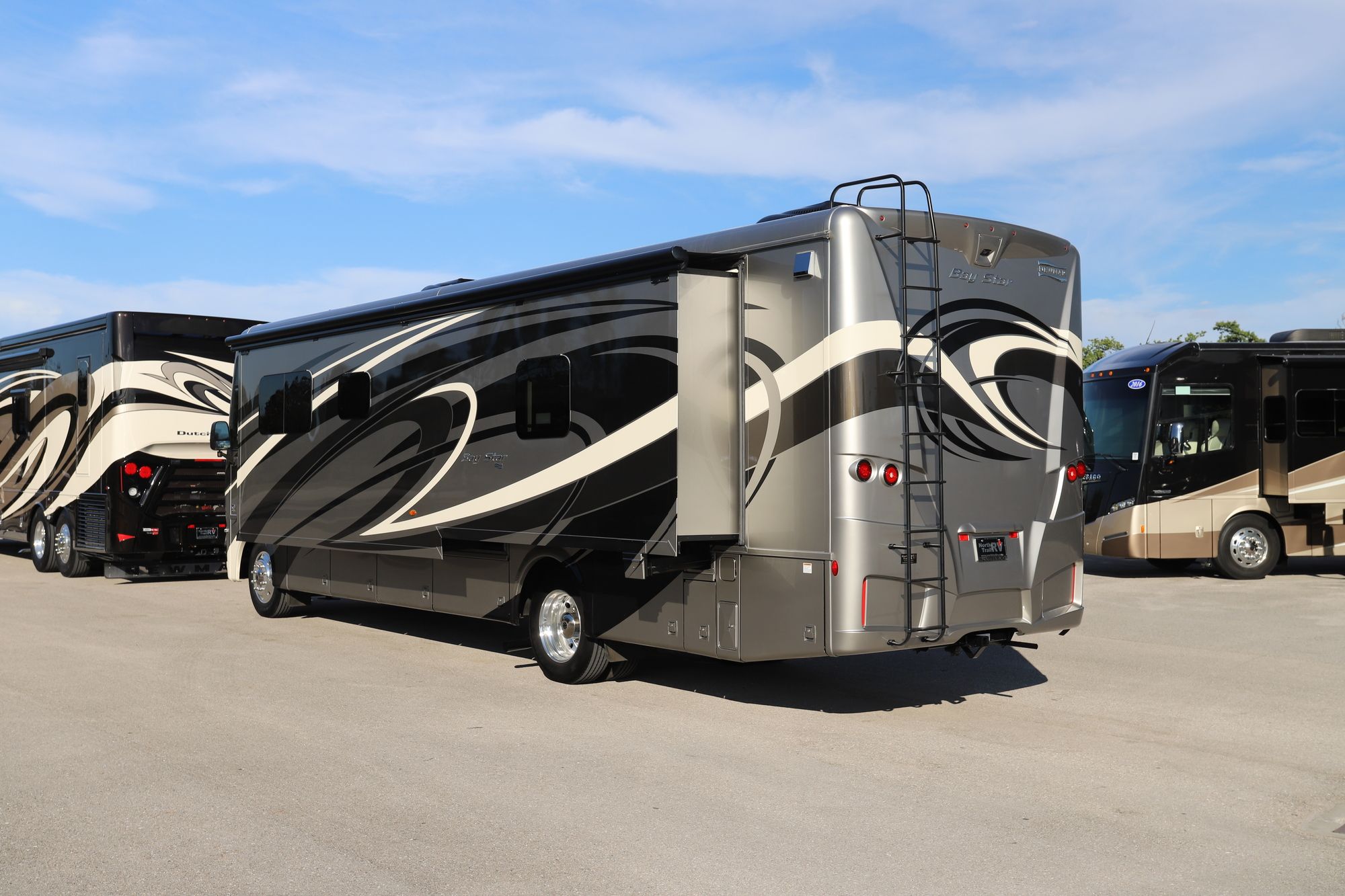 Used 2019 Newmar Bay Star 3408 Class A  For Sale