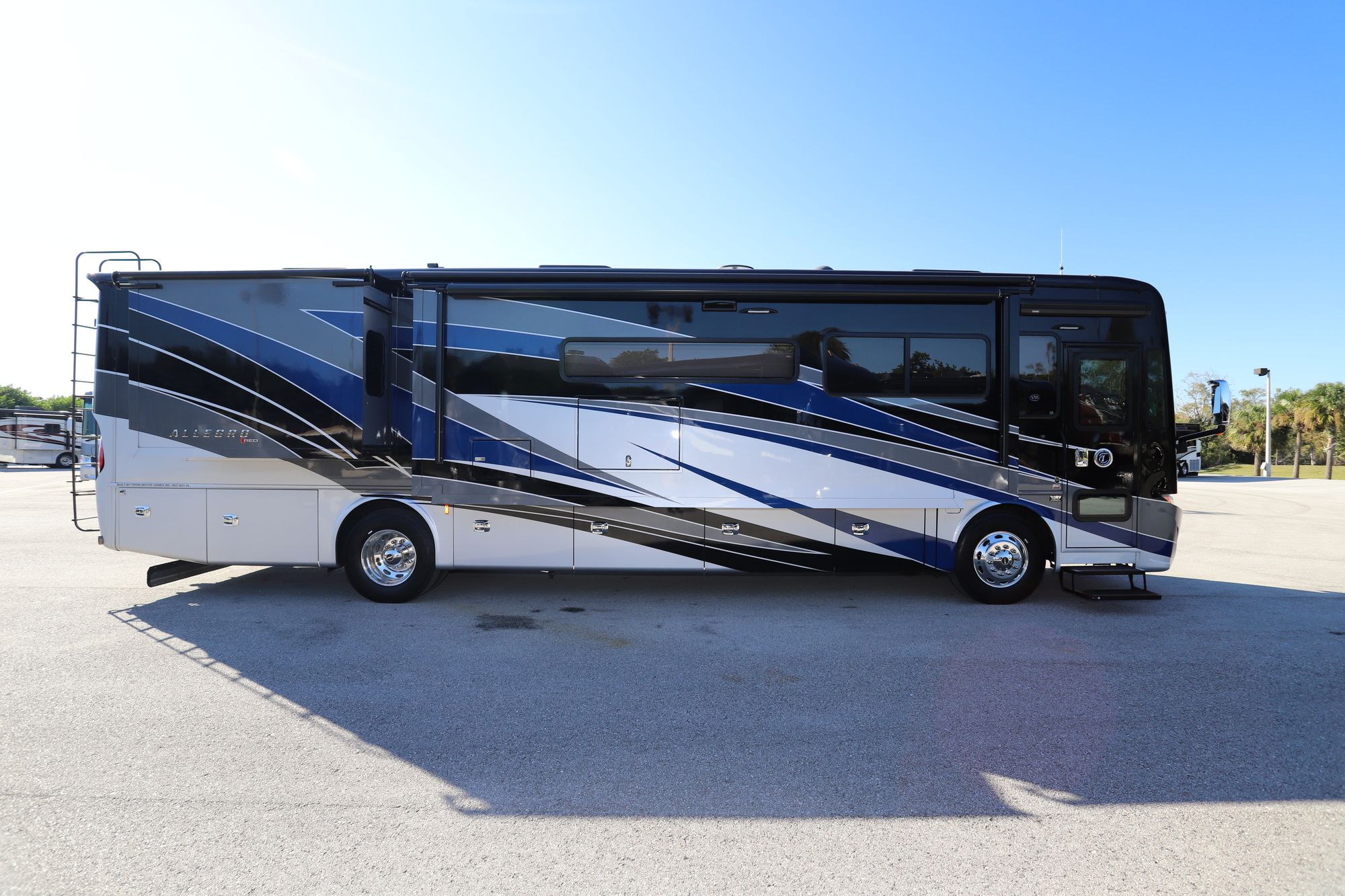 Used 2020 Tiffin Motor Homes Allegro Red 37PA Class A  For Sale