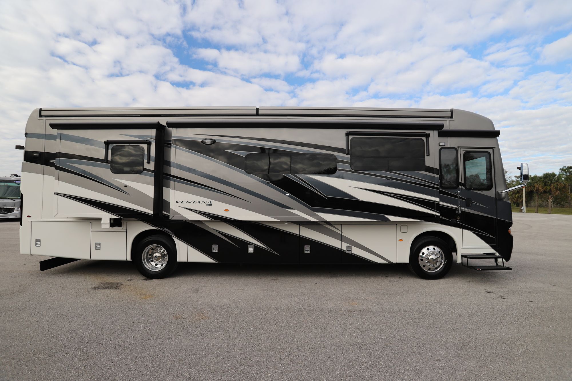 New 2021 Newmar Ventana 3717 Class A  For Sale