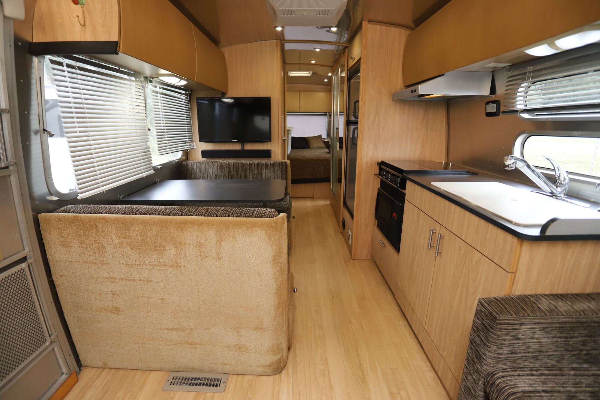 Used 2006 Airstream Safari 28W Travel Trailer  For Sale