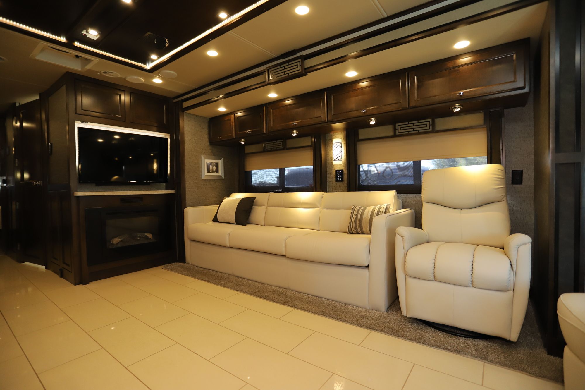 Used 2020 Tiffin Motor Homes Allegro Red 37PA Class A  For Sale