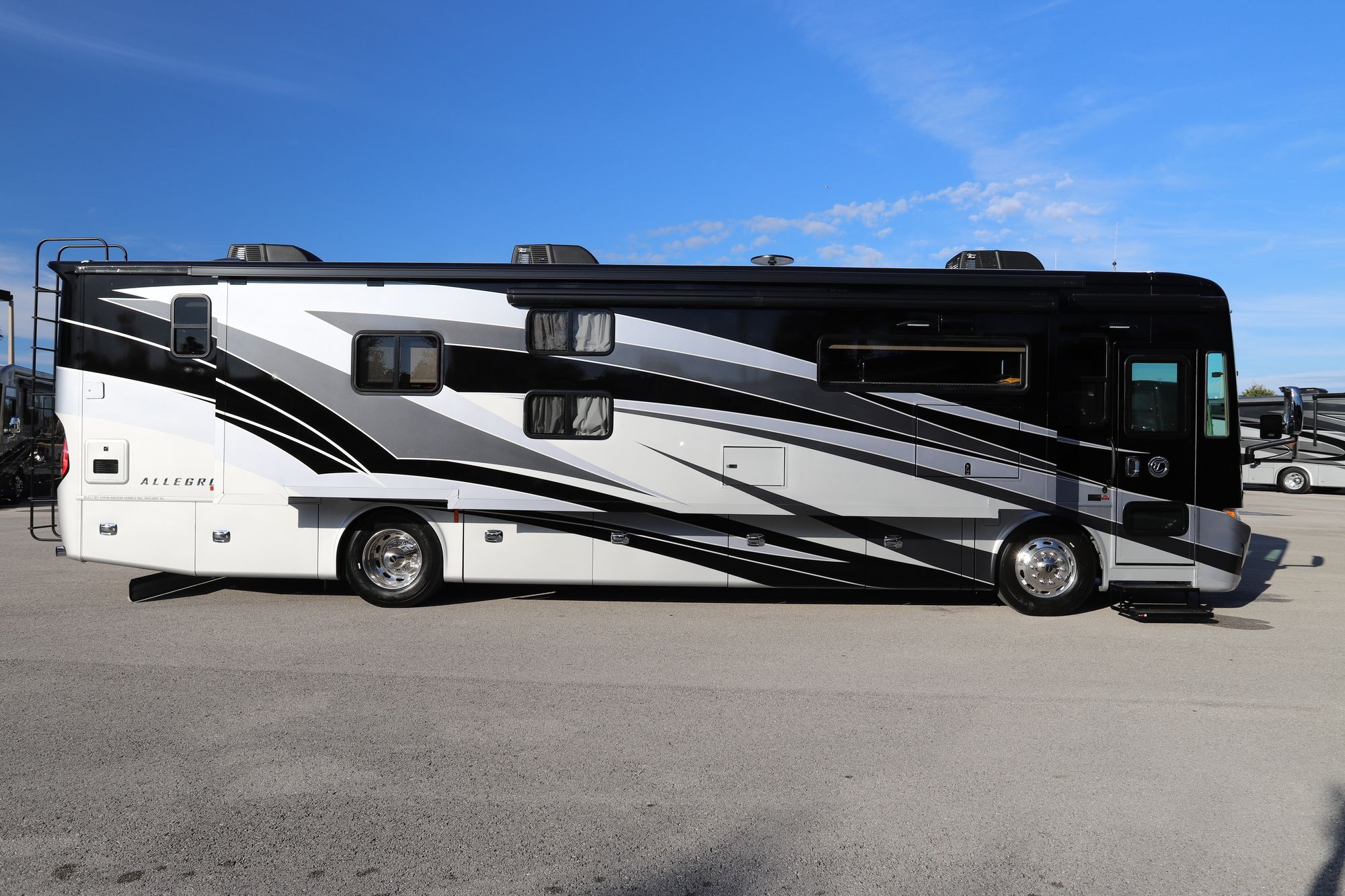 New 2021 Tiffin Motor Homes Allegro Red 38KA Class A  For Sale