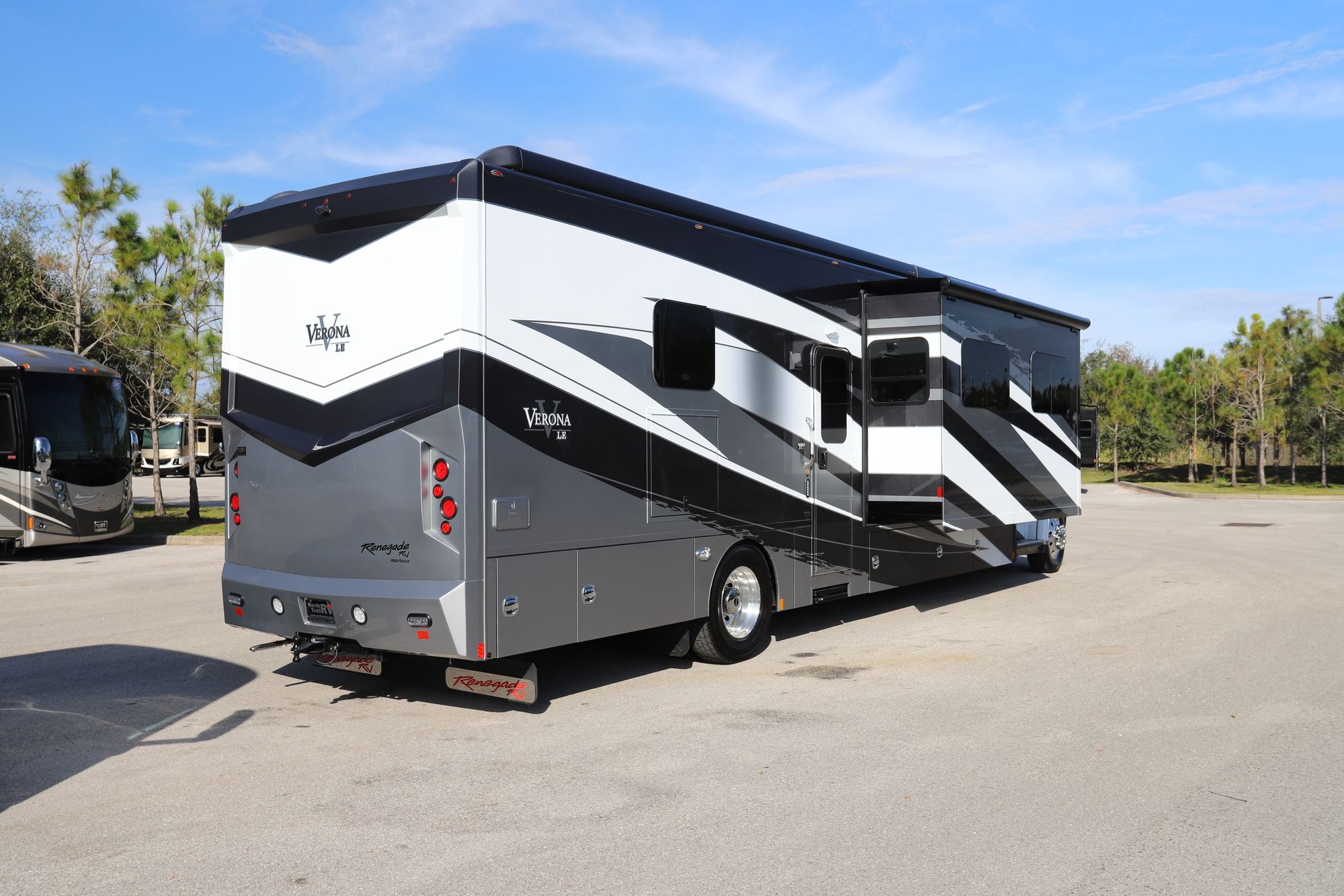 New 2021 Renegade Rv Verona Le 40LRB Super C  For Sale