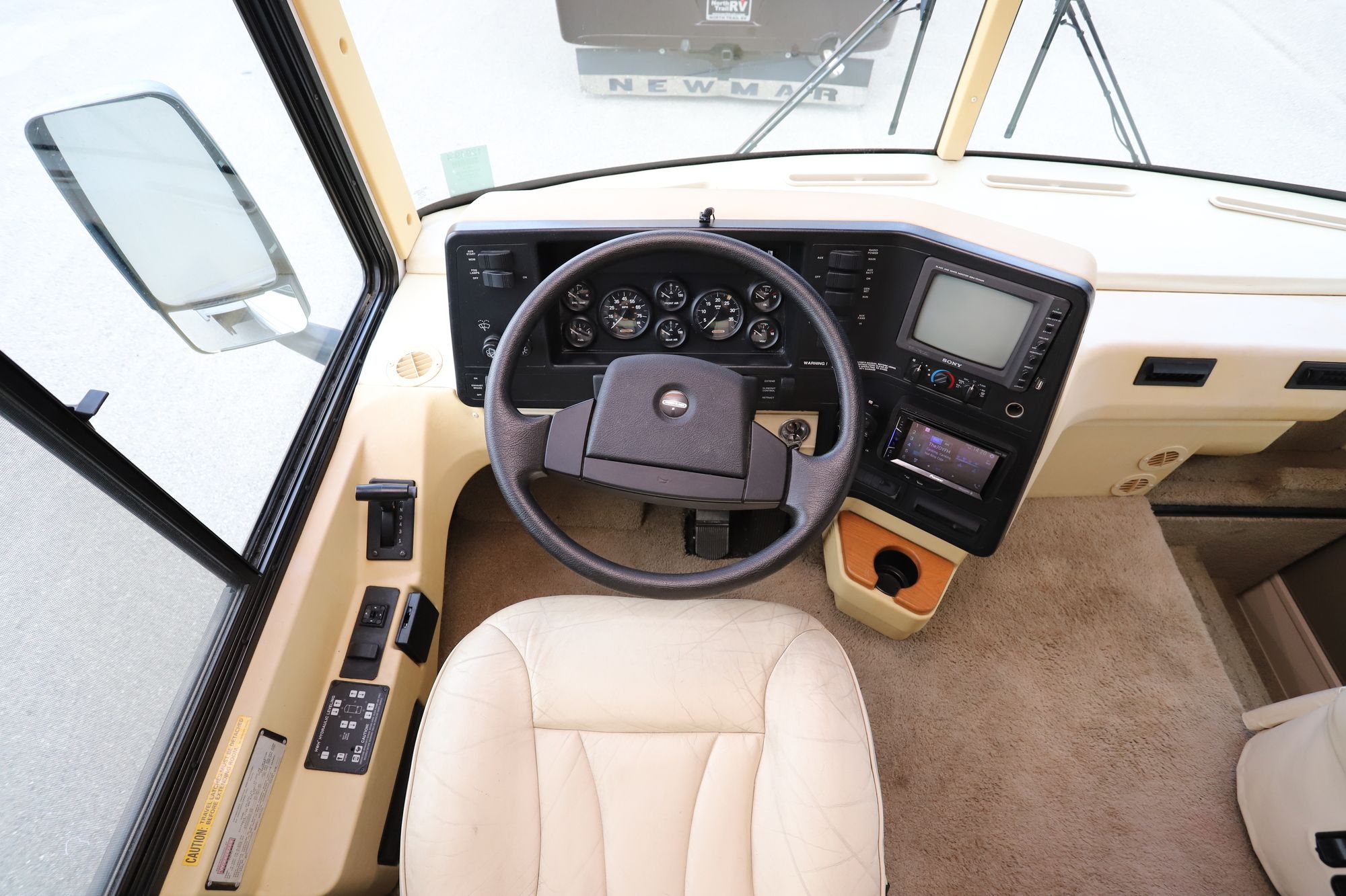 Used 2001 Winnebago Journey 32T Class A  For Sale