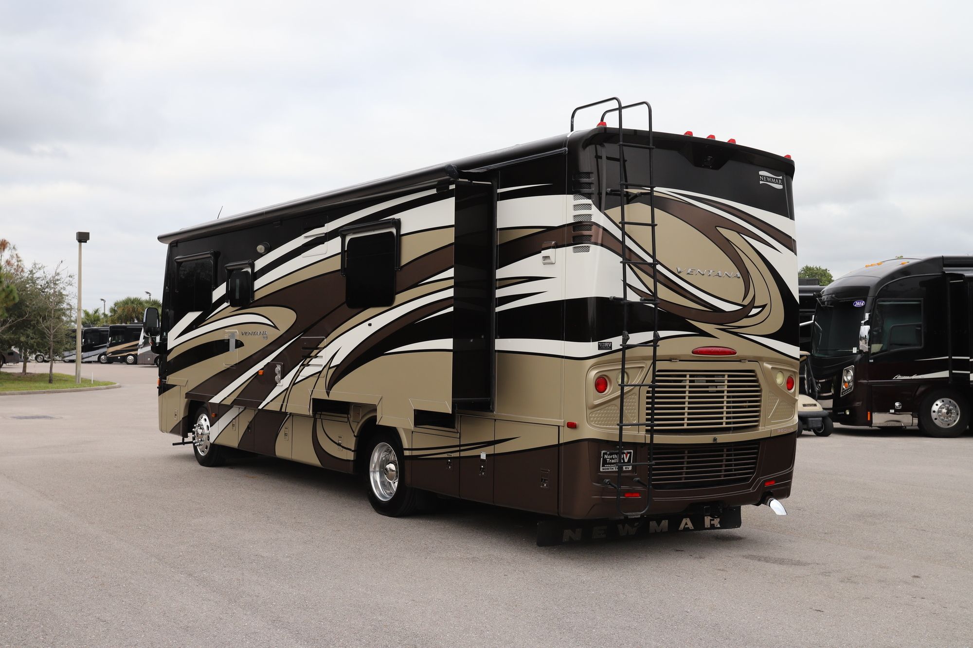 Used 2015 Newmar Ventana 3436 Class A  For Sale