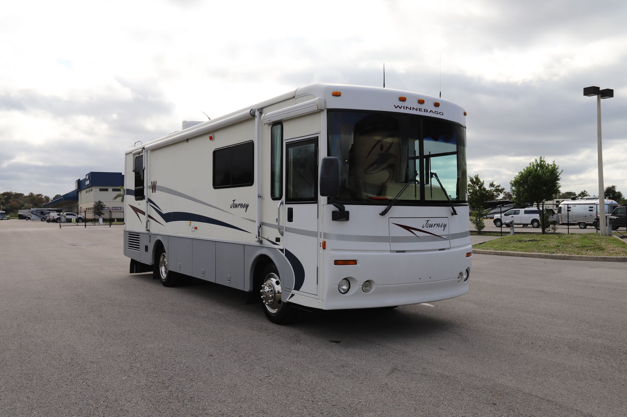 Used 2001 Winnebago Journey 32T Class A  For Sale