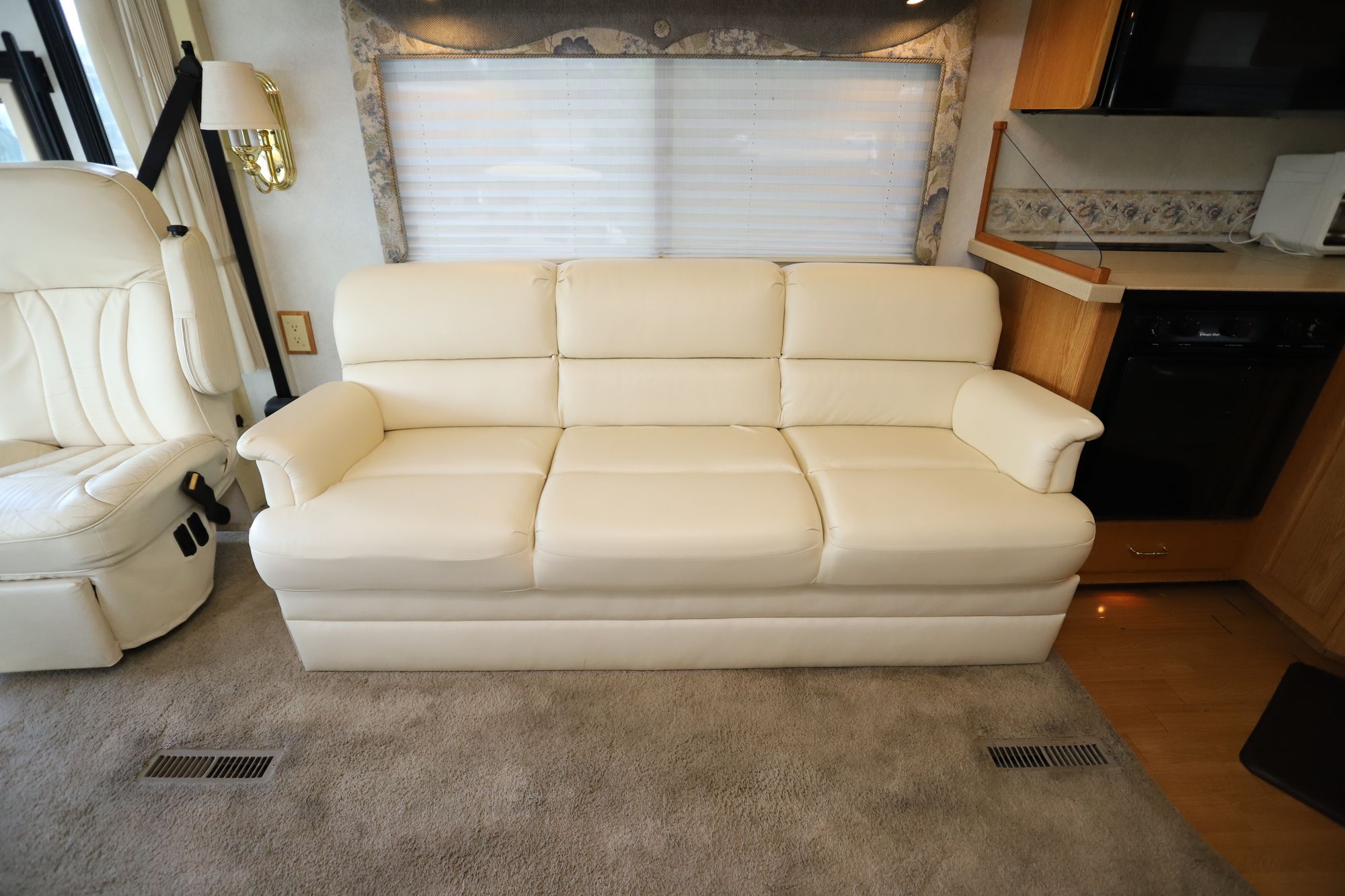 Used 2001 Winnebago Journey 32T Class A  For Sale
