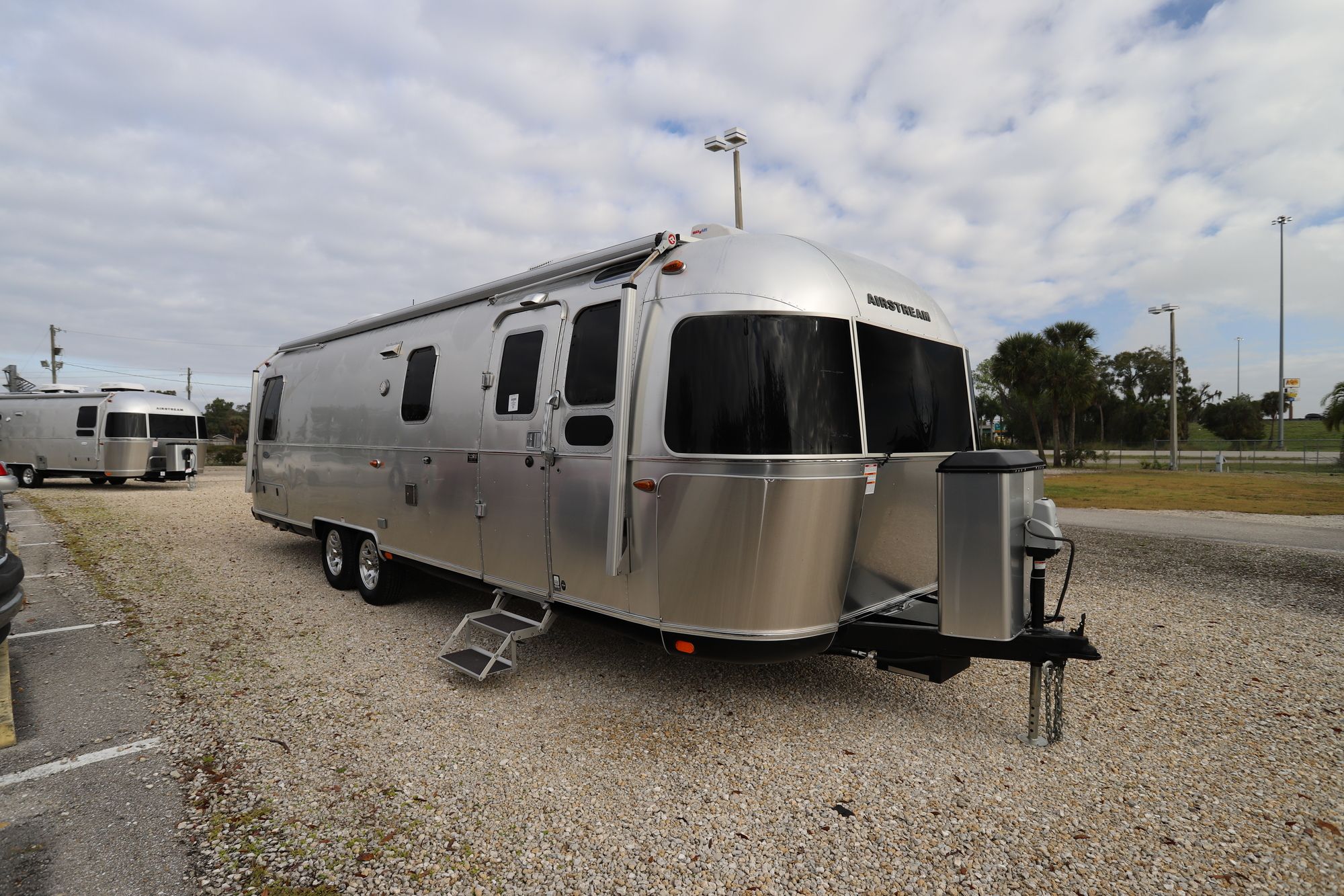 Used 2019 Airstream Classic 30RB Travel Trailer  For Sale