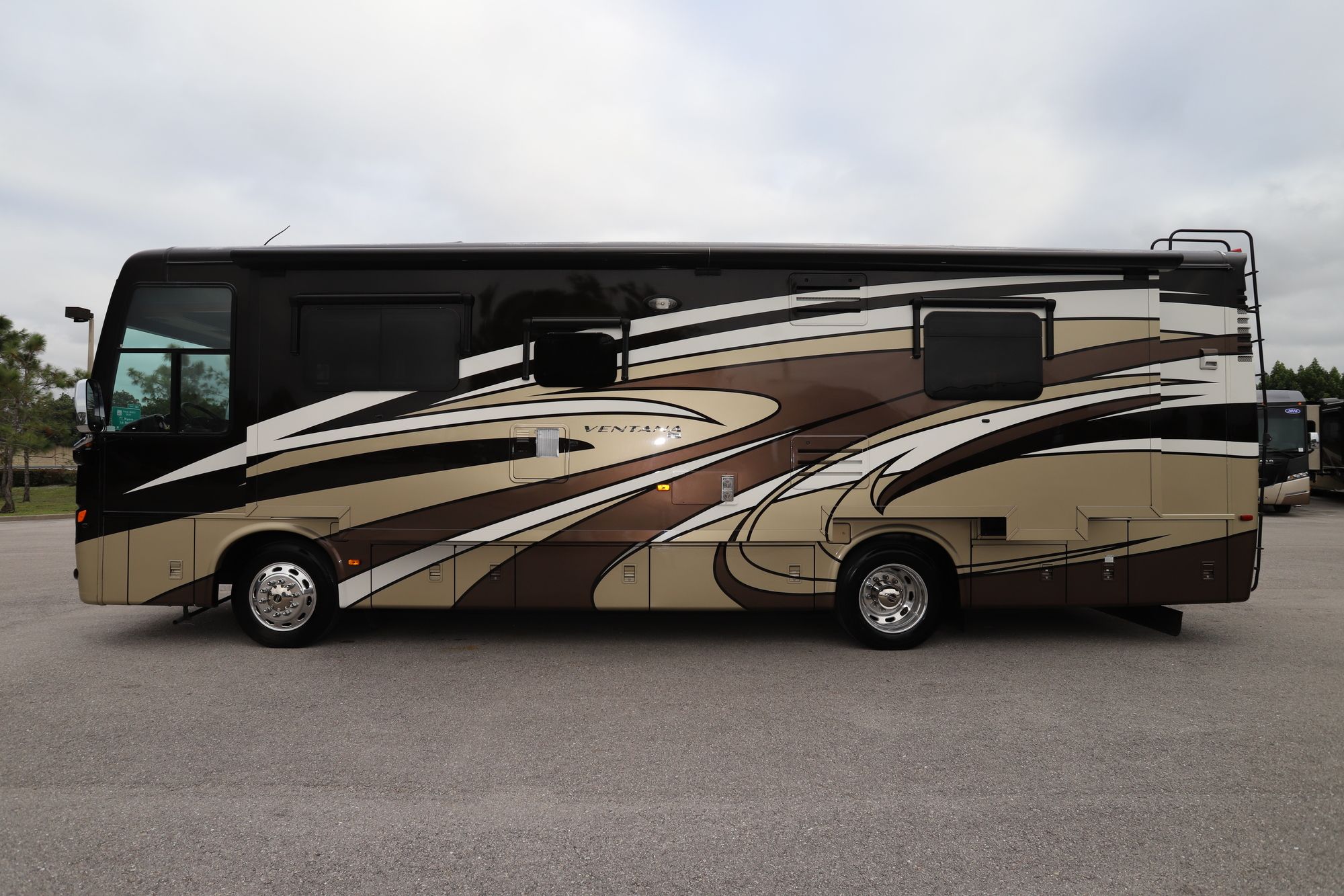 Used 2015 Newmar Ventana 3436 Class A  For Sale