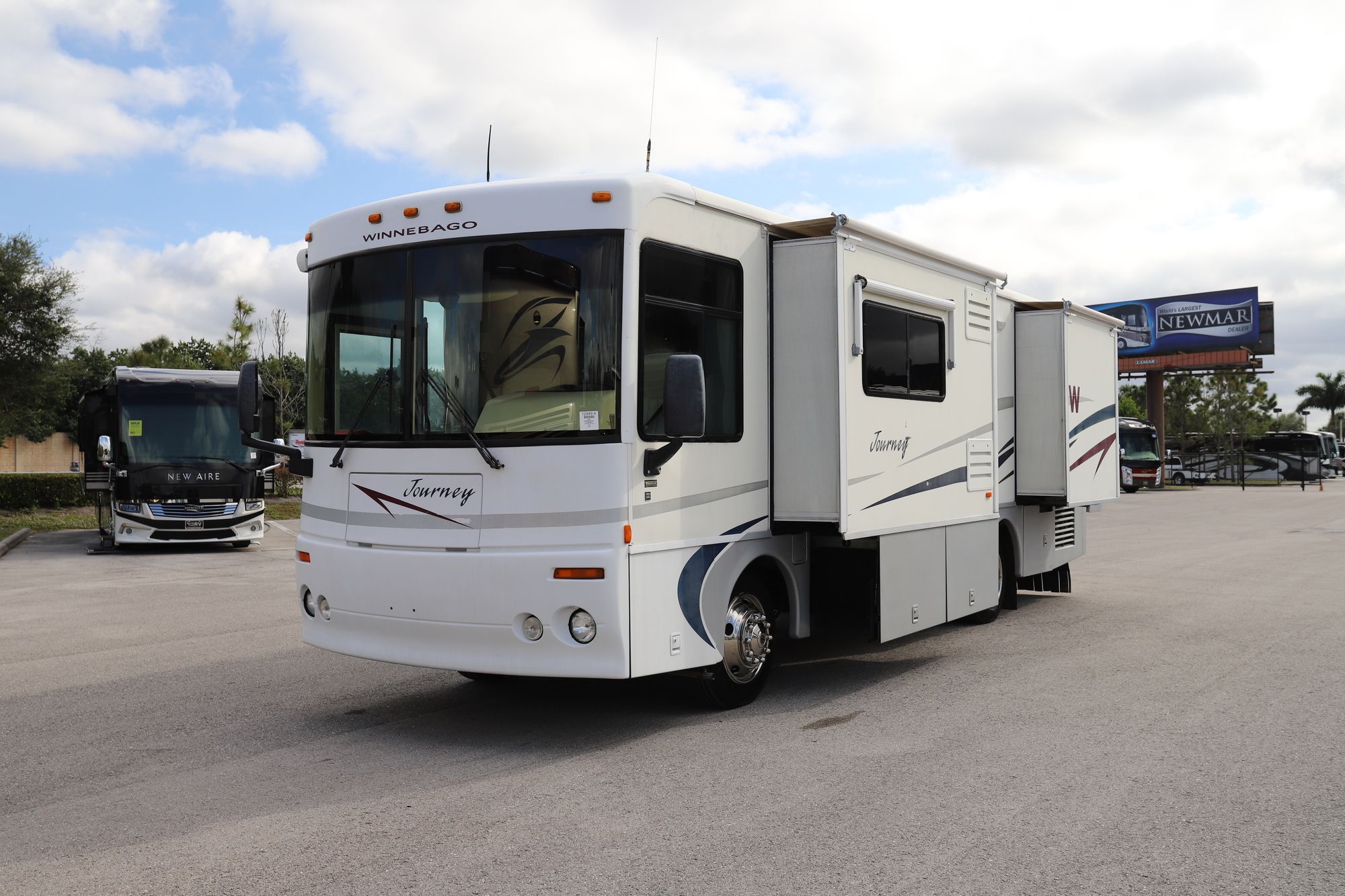 Used 2001 Winnebago Journey 32T Class A  For Sale