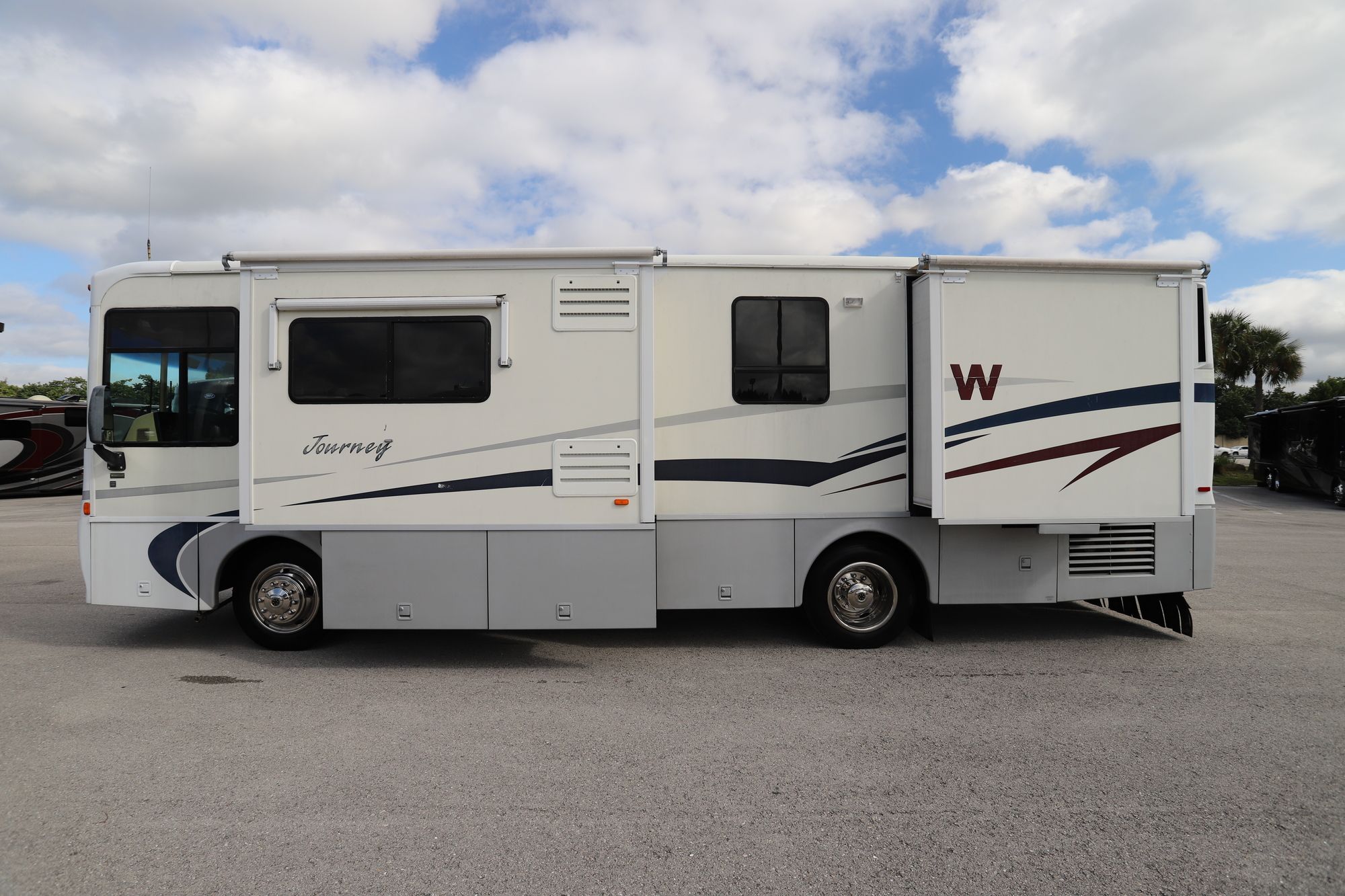Used 2001 Winnebago Journey 32T Class A  For Sale