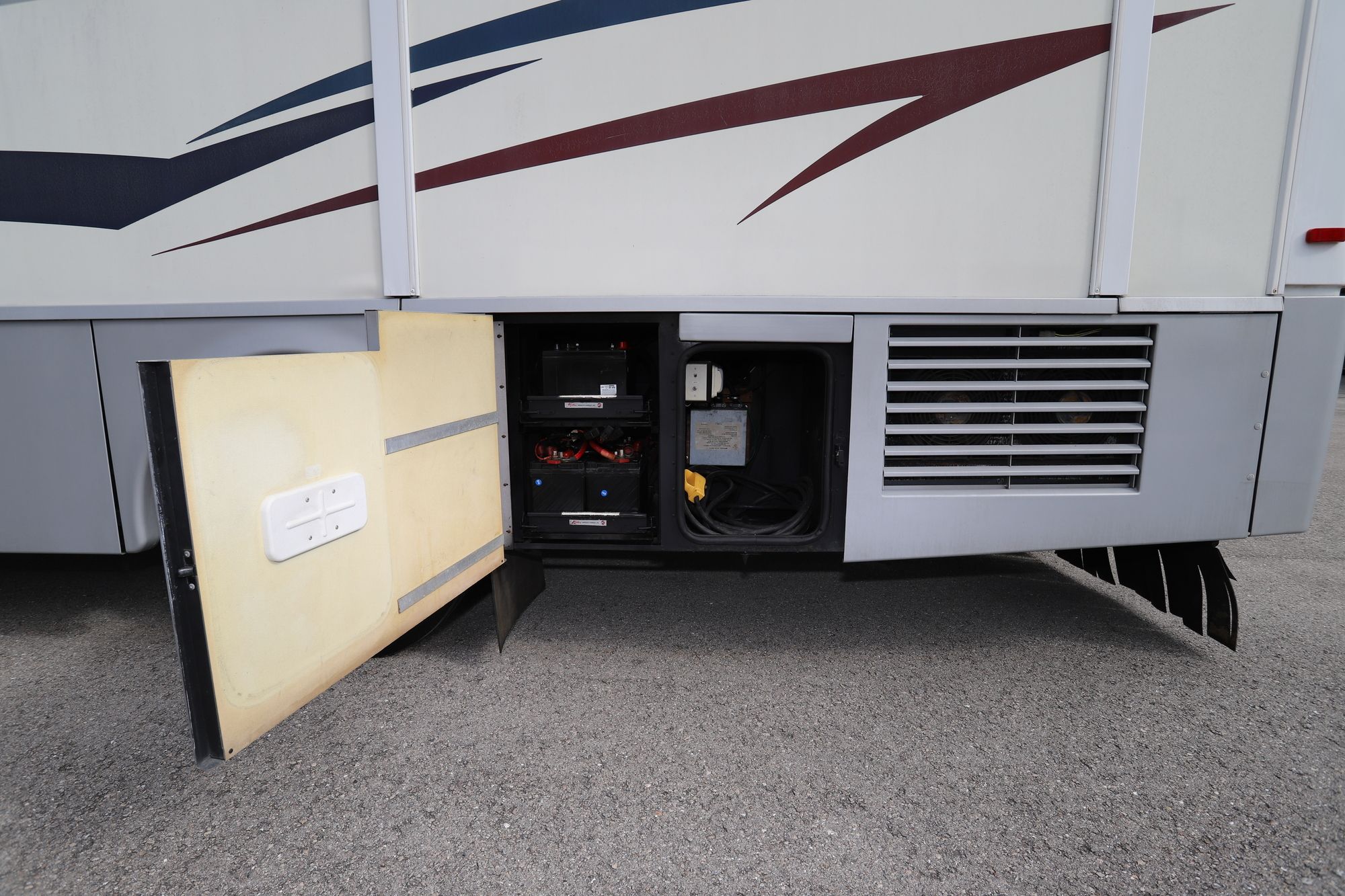 Used 2001 Winnebago Journey 32T Class A  For Sale