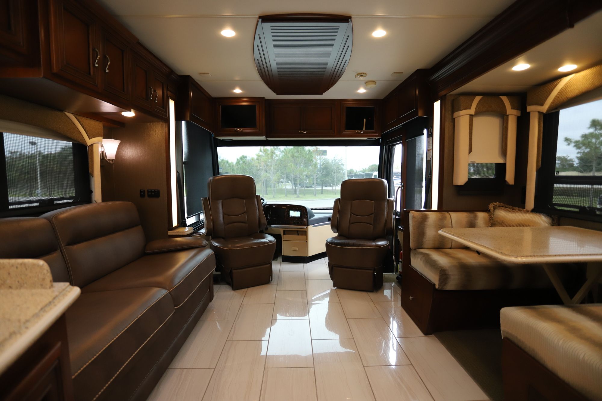 Used 2015 Newmar Ventana 3436 Class A  For Sale