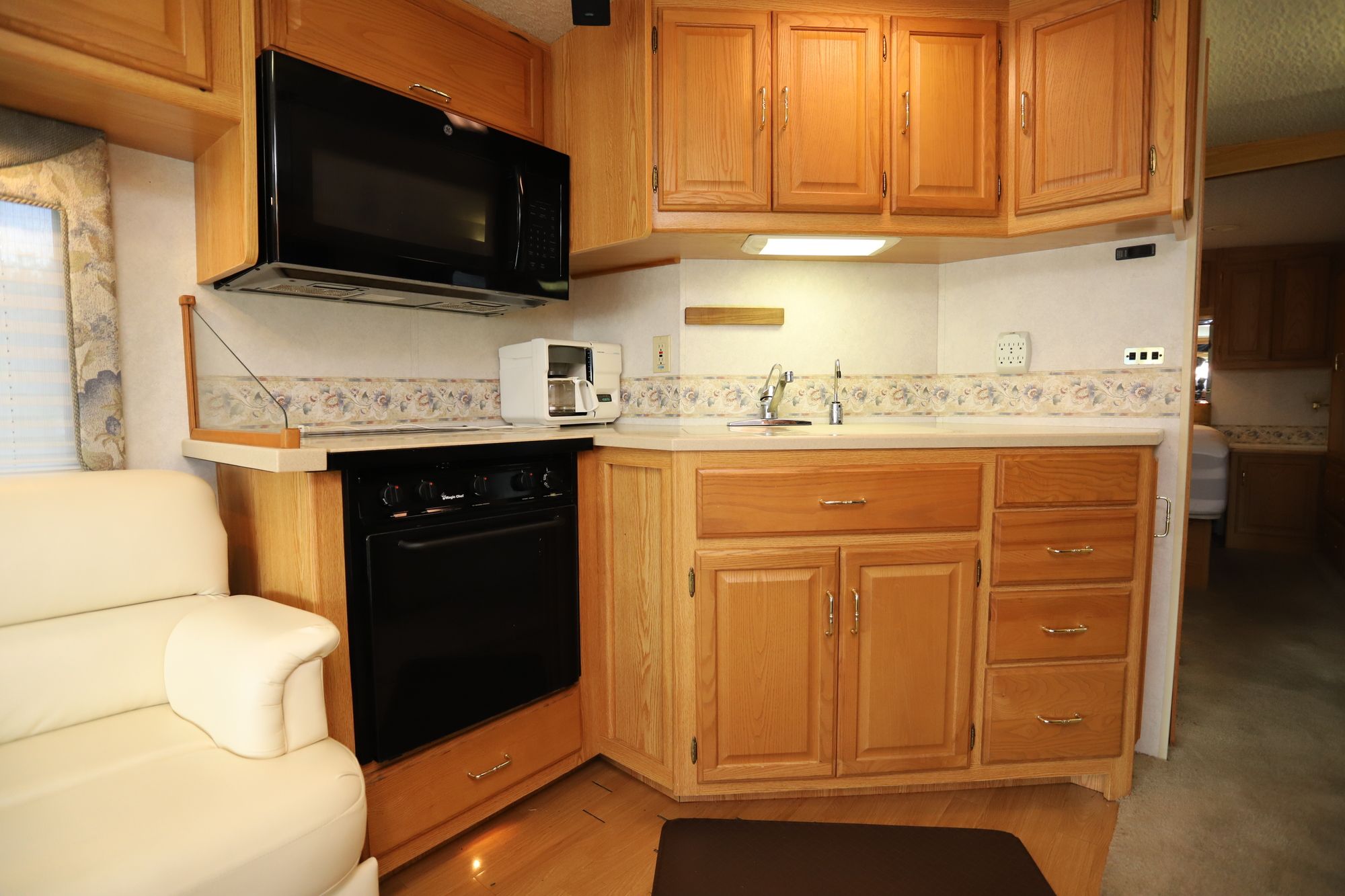 Used 2001 Winnebago Journey 32T Class A  For Sale