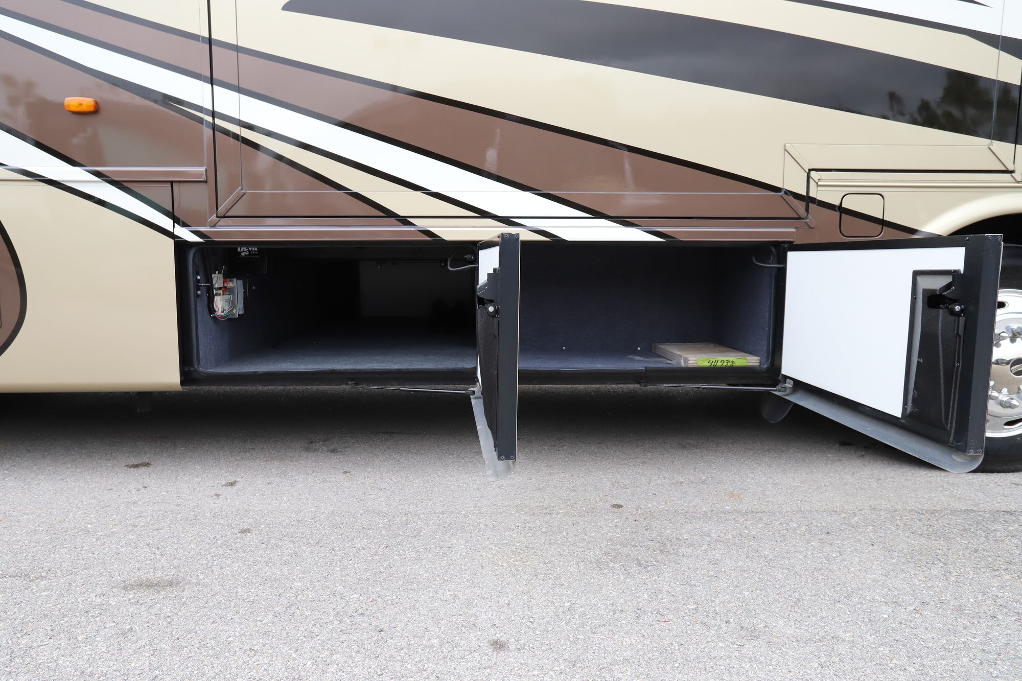 Used 2015 Newmar Ventana 3436 Class A  For Sale