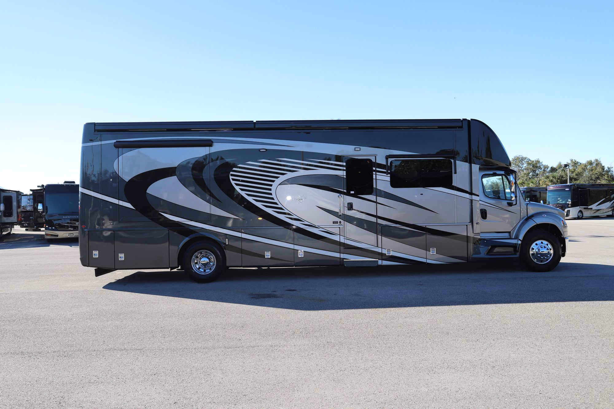 Used 2020 Newmar Super Star 4058 Class A  For Sale