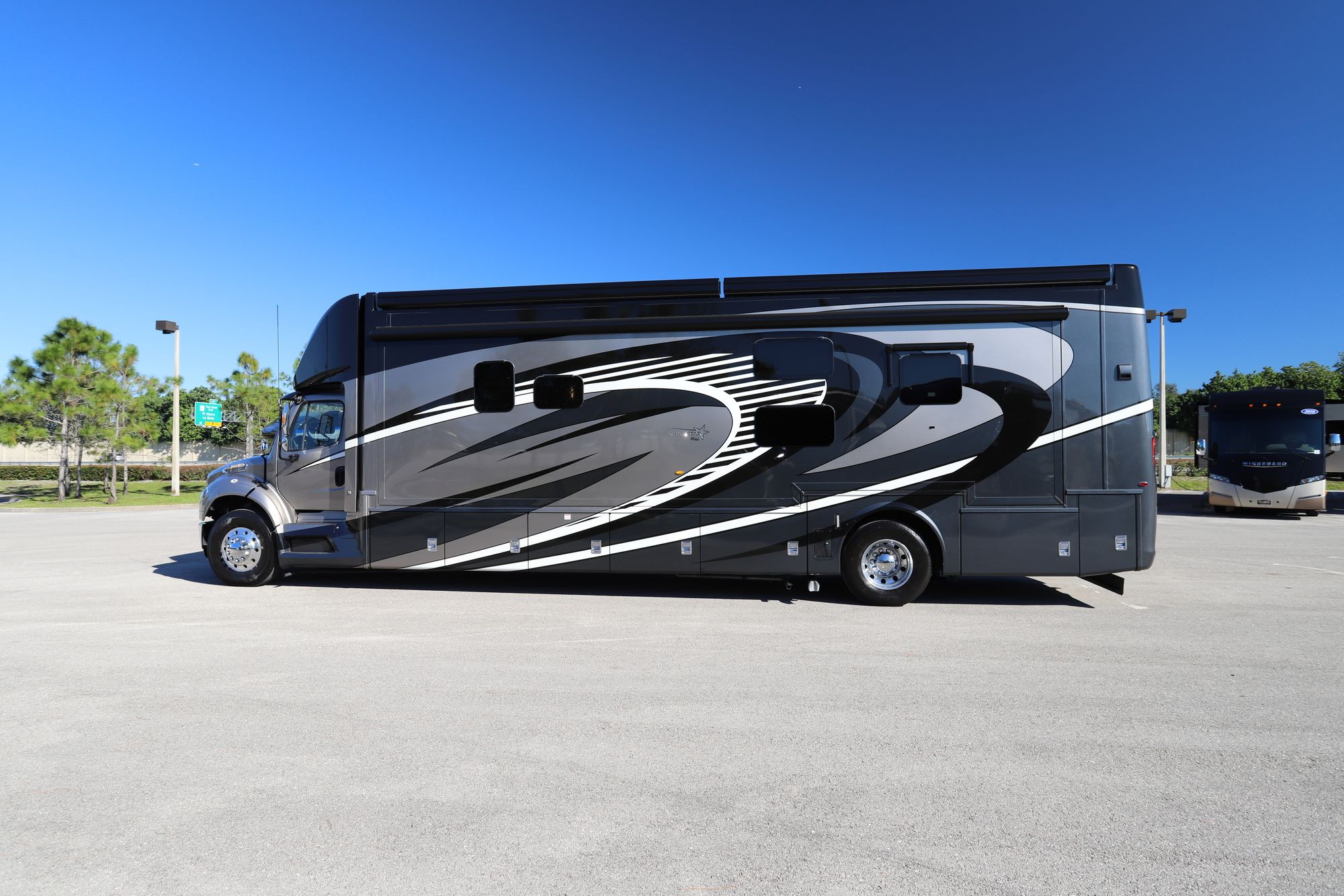 Used 2020 Newmar Super Star 4058 Class A  For Sale